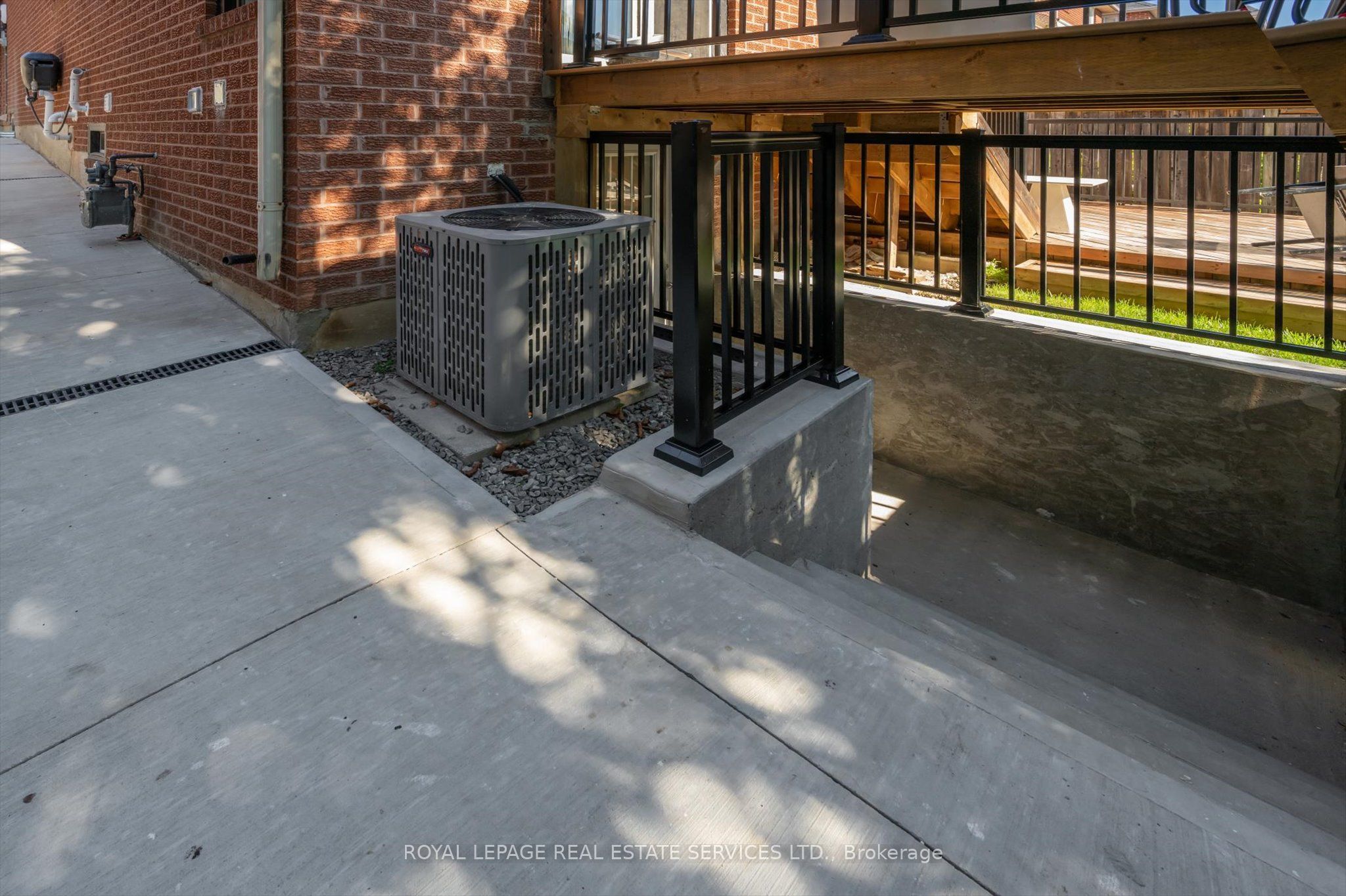 3872 Densbury Drive Bsmt Apt, Mississauga, ON L5N 6Y9 photo 4