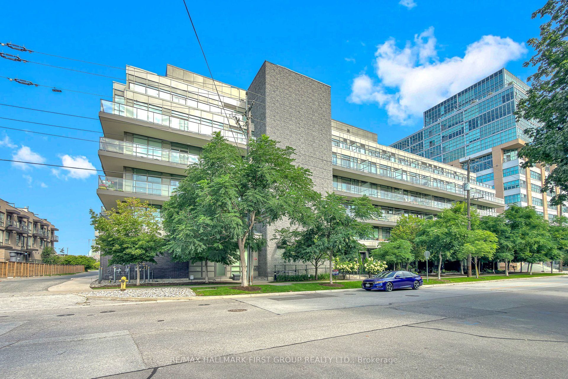 8 Fieldway Road 505, Toronto, ON M8Z 3L1