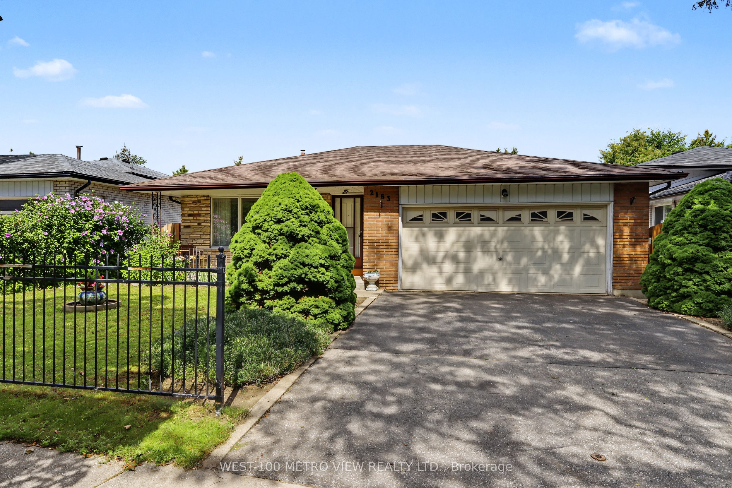 2163 Asta Drive, Mississauga, ON L5A 2T6 photo 3