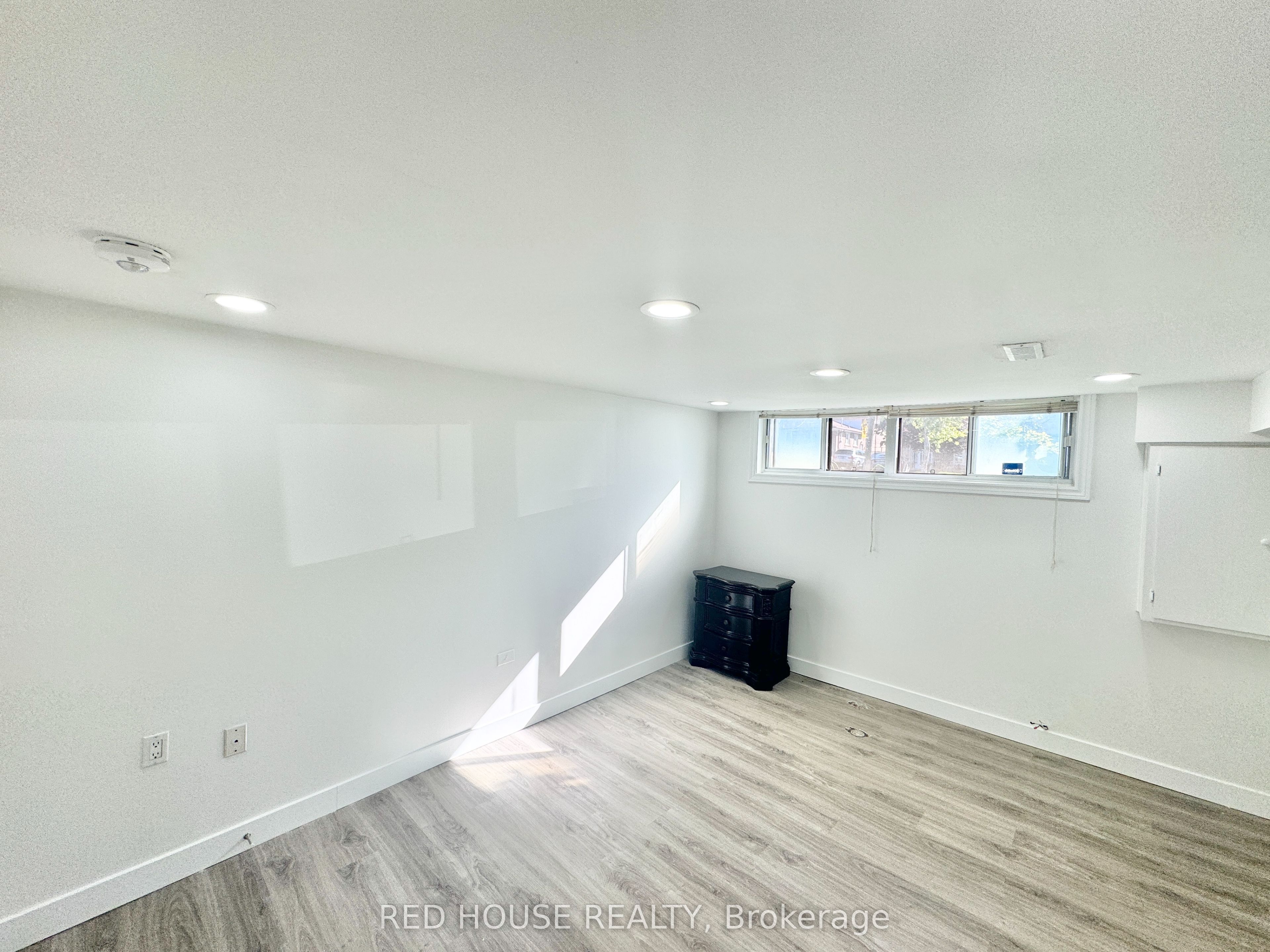 144 Laura Road Basement, Toronto, ON M3N 2A2 photo 4
