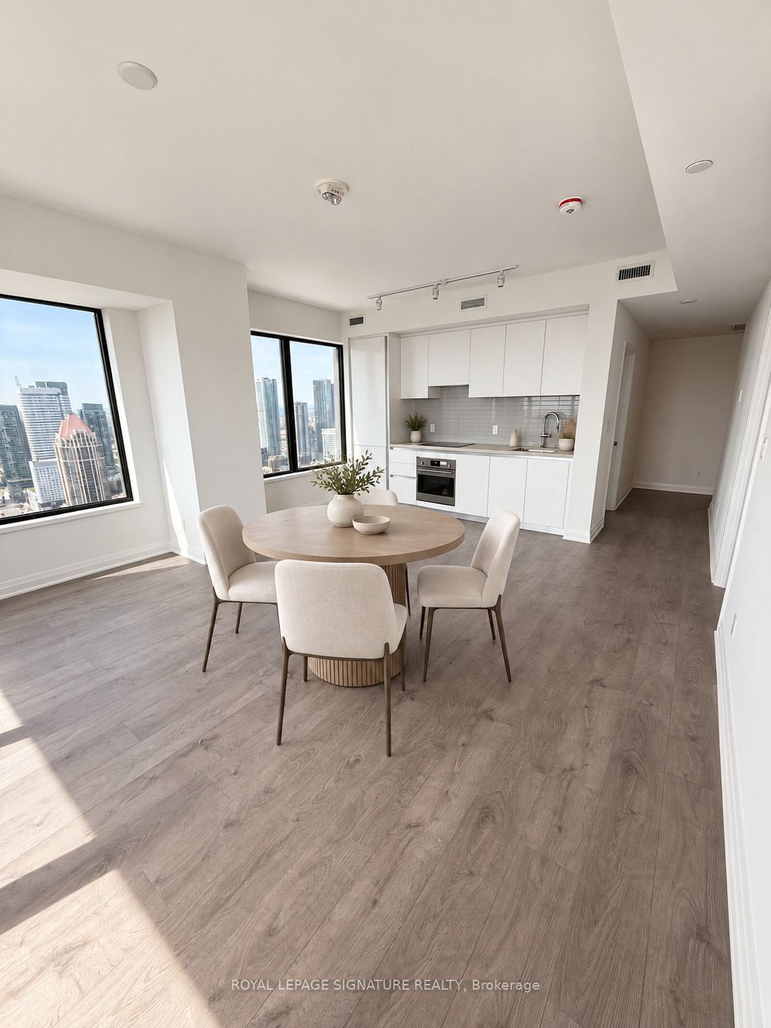 4015 The Exchange 3804, Mississauga, ON L5B 0N9