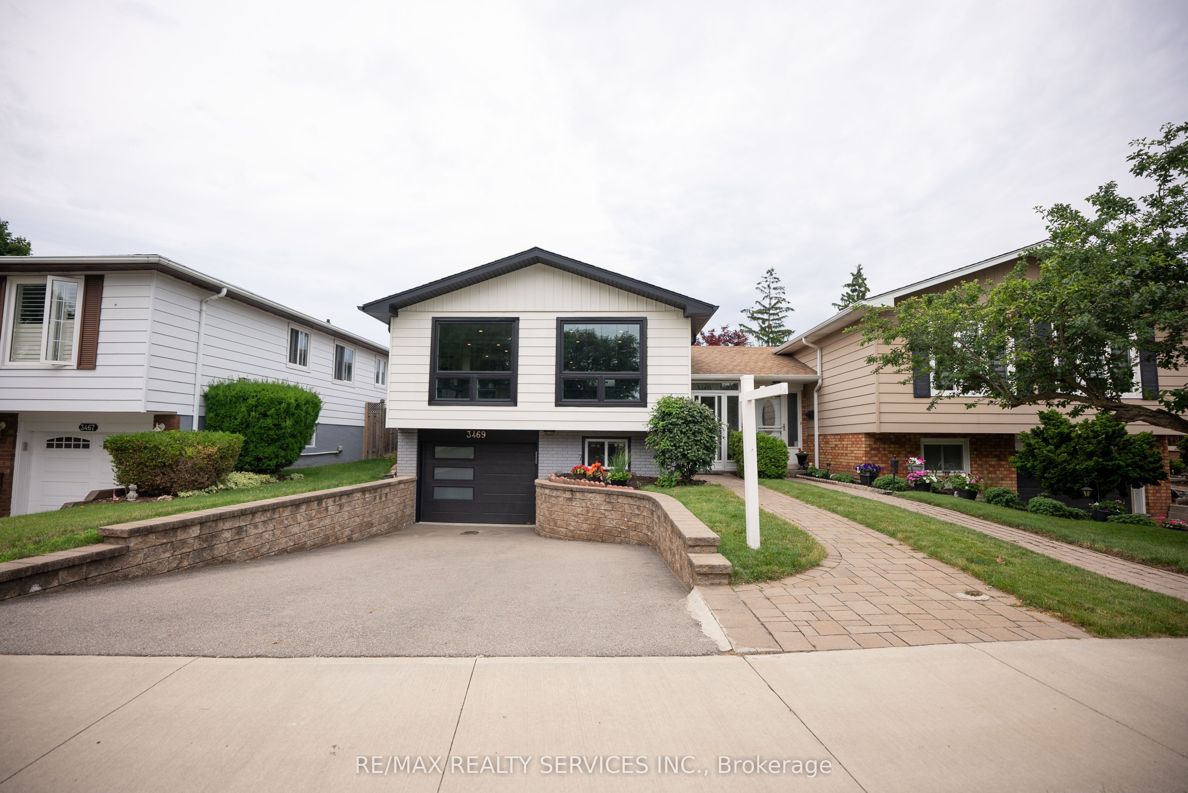 3469 Caplan Crescent, Burlington, ON L7N 2P9