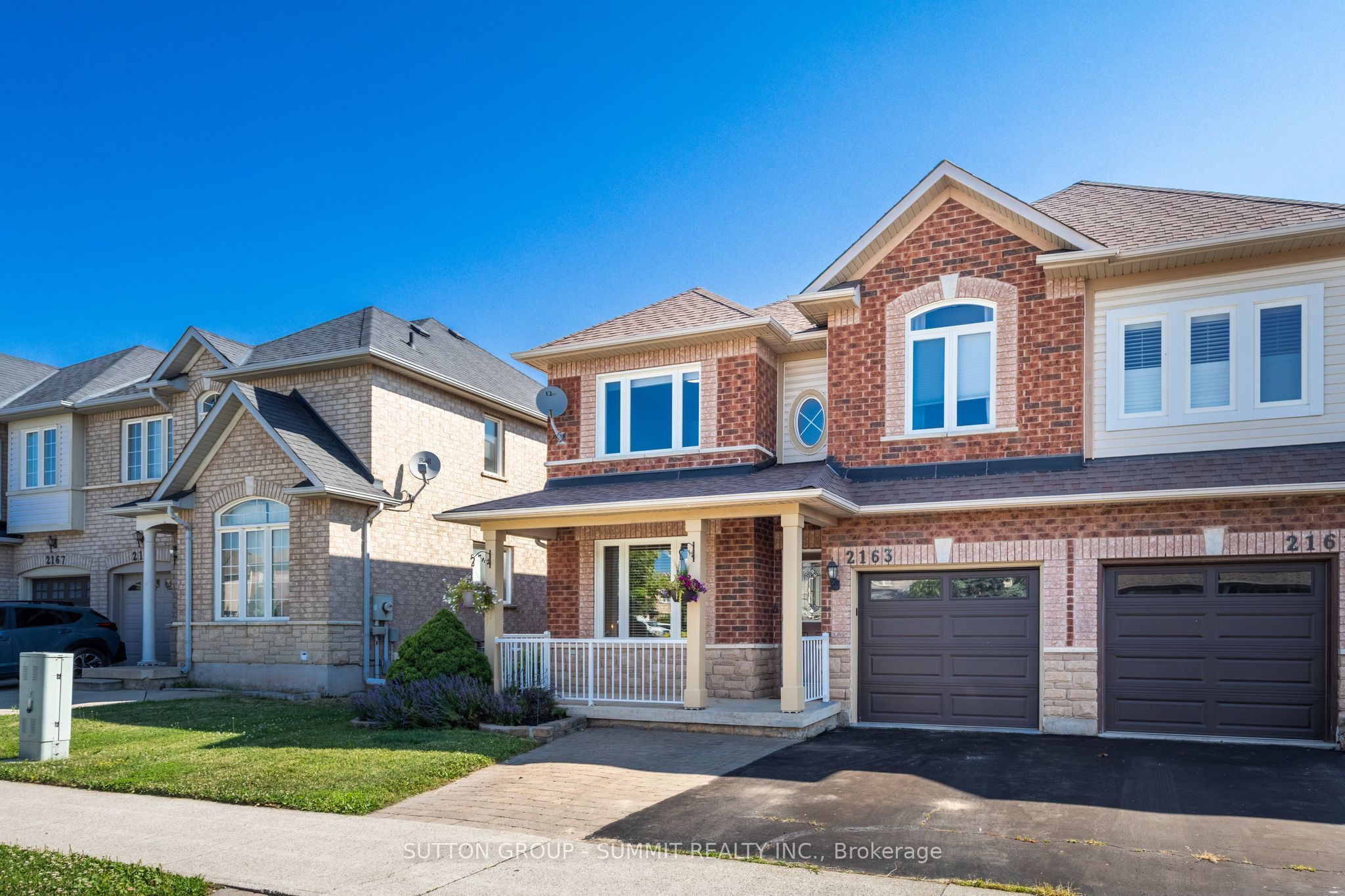 2163 SUTTON Drive, Burlington, ON L7L 7K5 photo 2