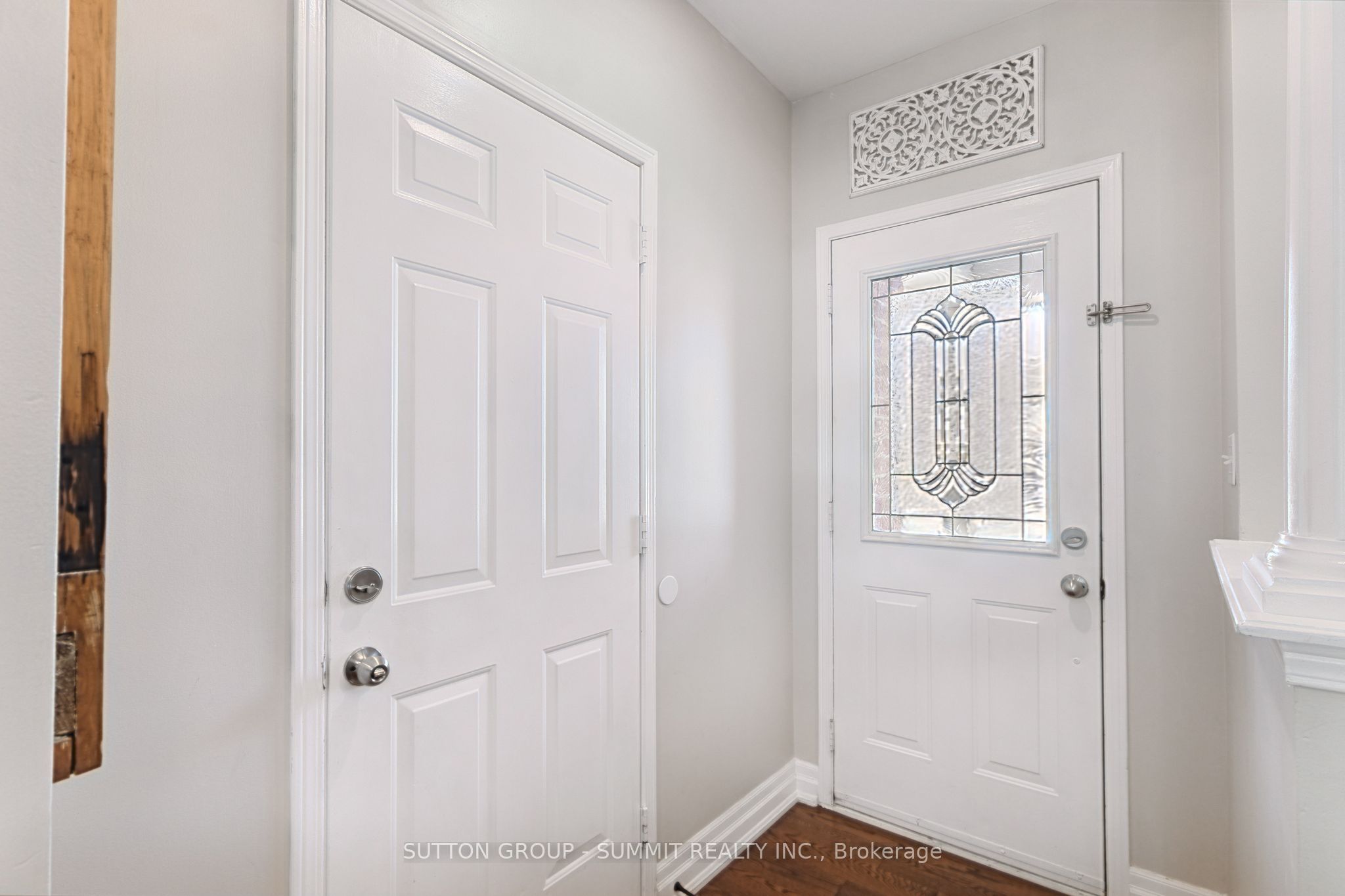 2163 SUTTON Drive, Burlington, ON L7L 7K5 photo 5