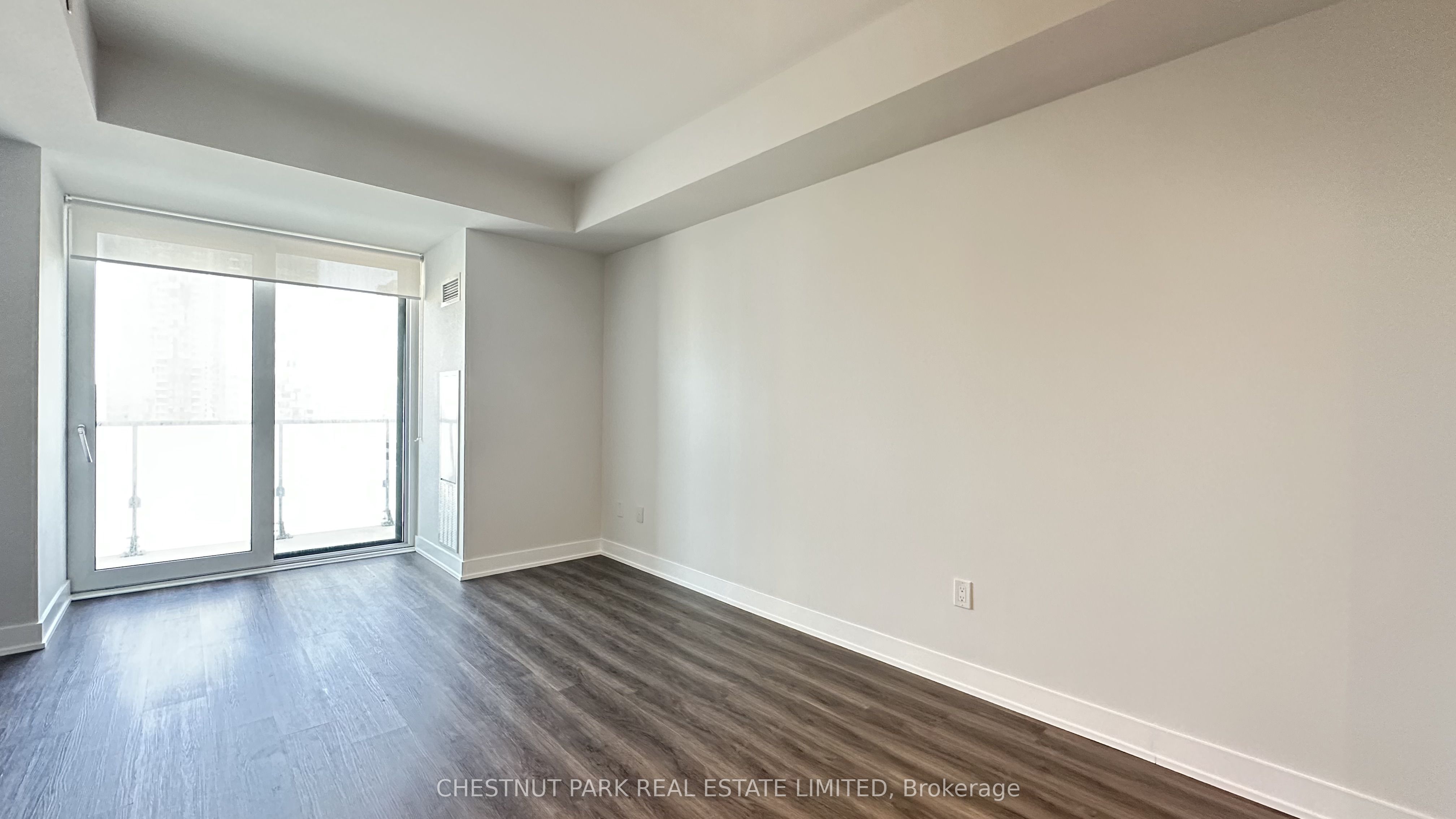 430 Square One Drive 1305, Mississauga, ON L5B 0L6 photo 3