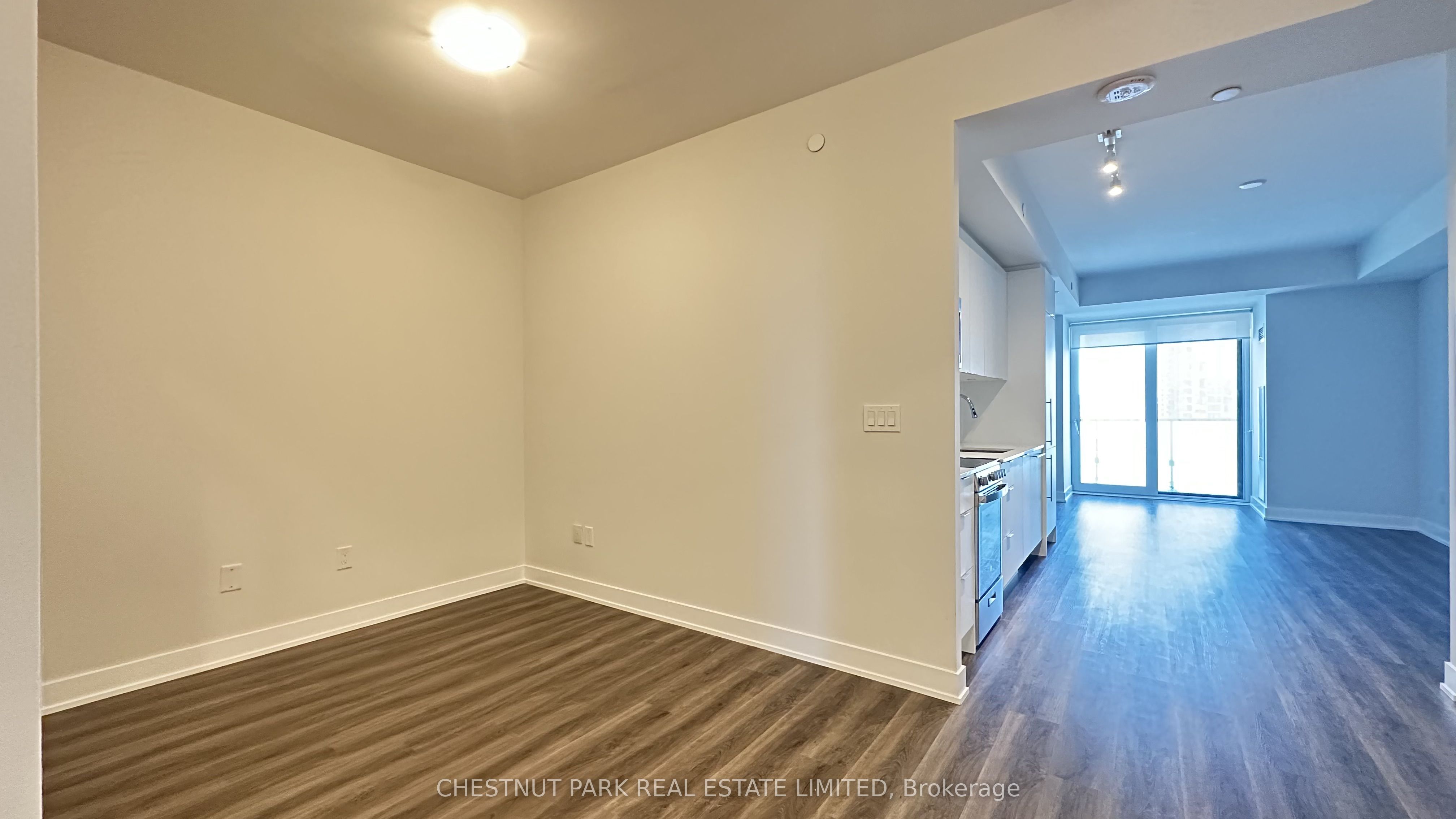 430 Square One Drive 1305, Mississauga, ON L5B 0L6 photo 4