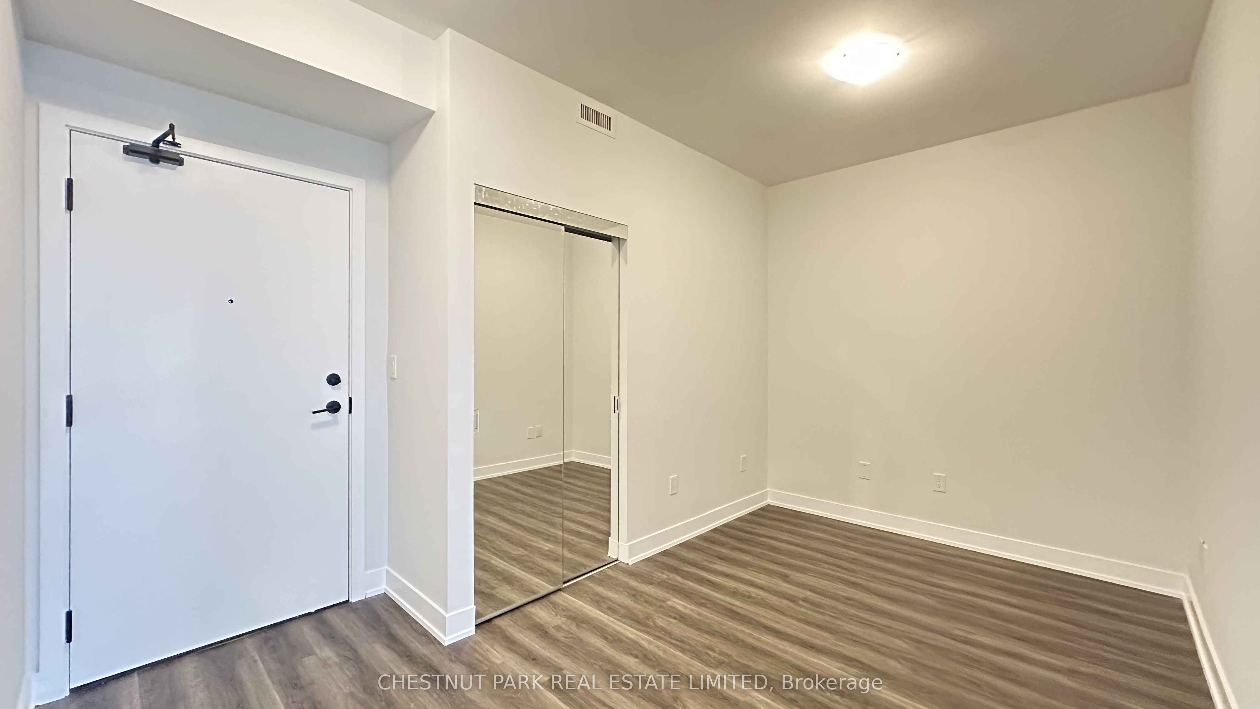 430 Square One Drive 1305, Mississauga, ON L5B 0L6 photo 5