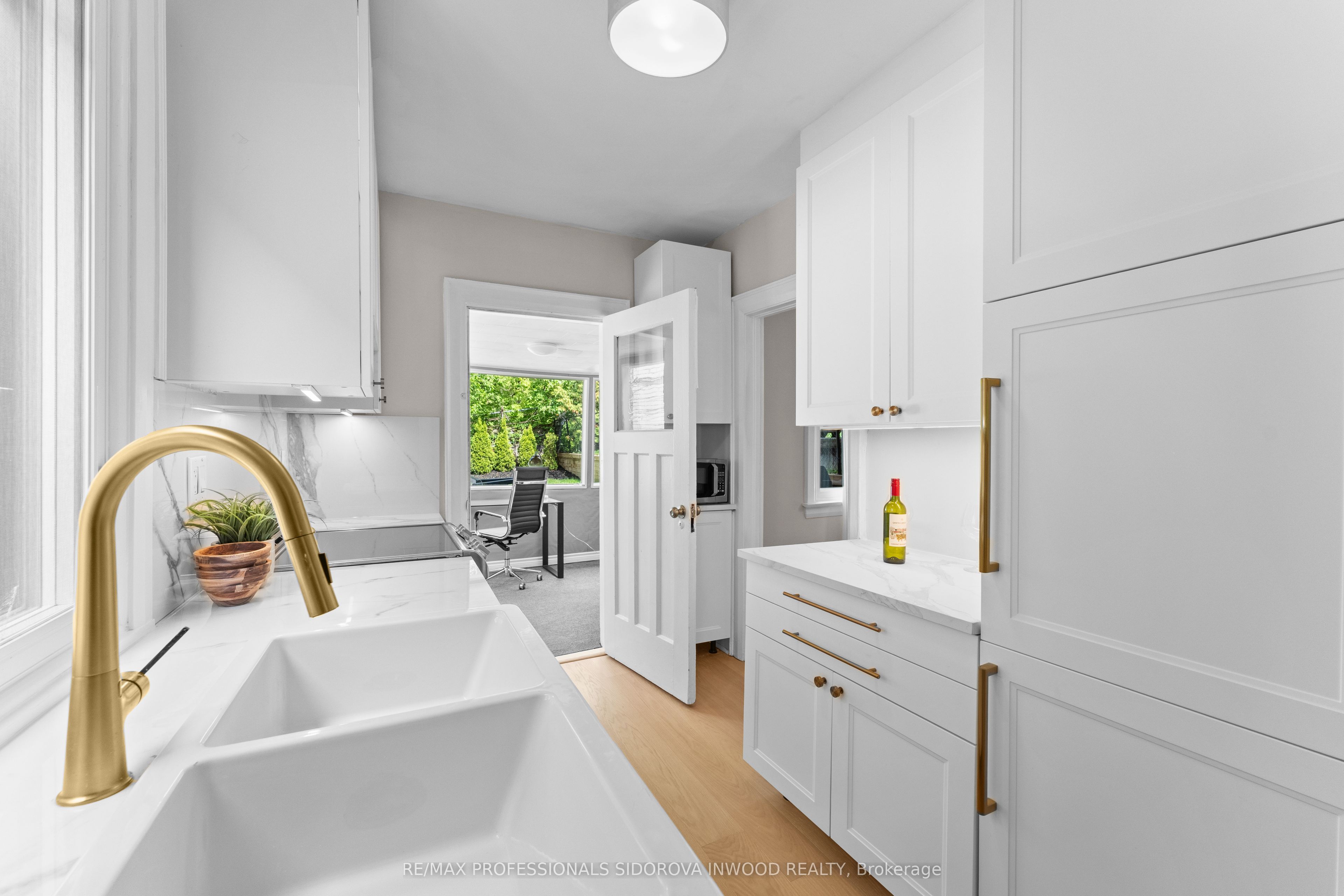 408 Glenlake Avenue, Toronto, ON M6P 1G7 photo 3