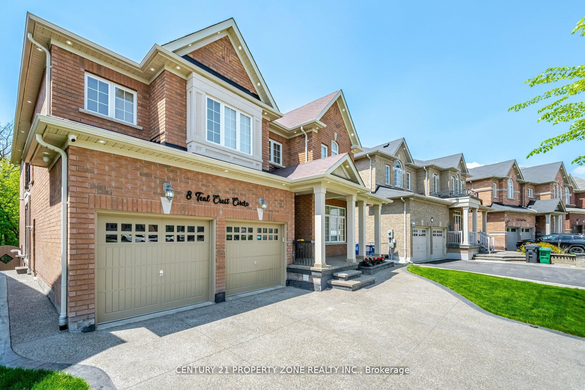 8 Teal Crest Circle, Brampton, ON L6X 2Z6 photo 2