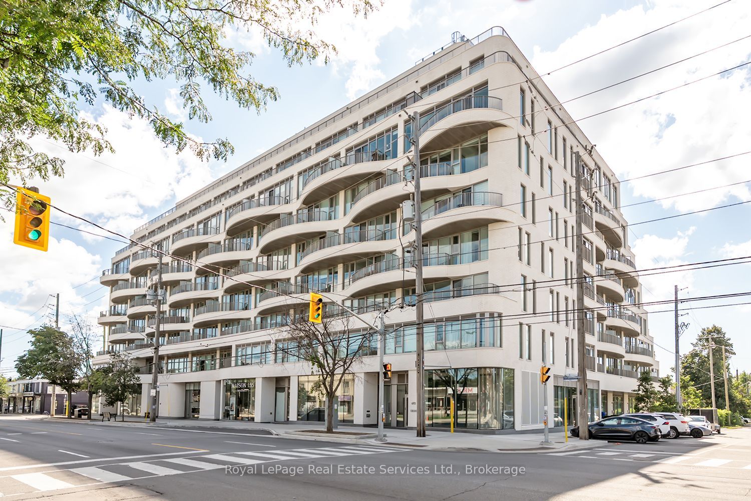 689 The Queensway 431, Toronto, ON M8Y 1L1