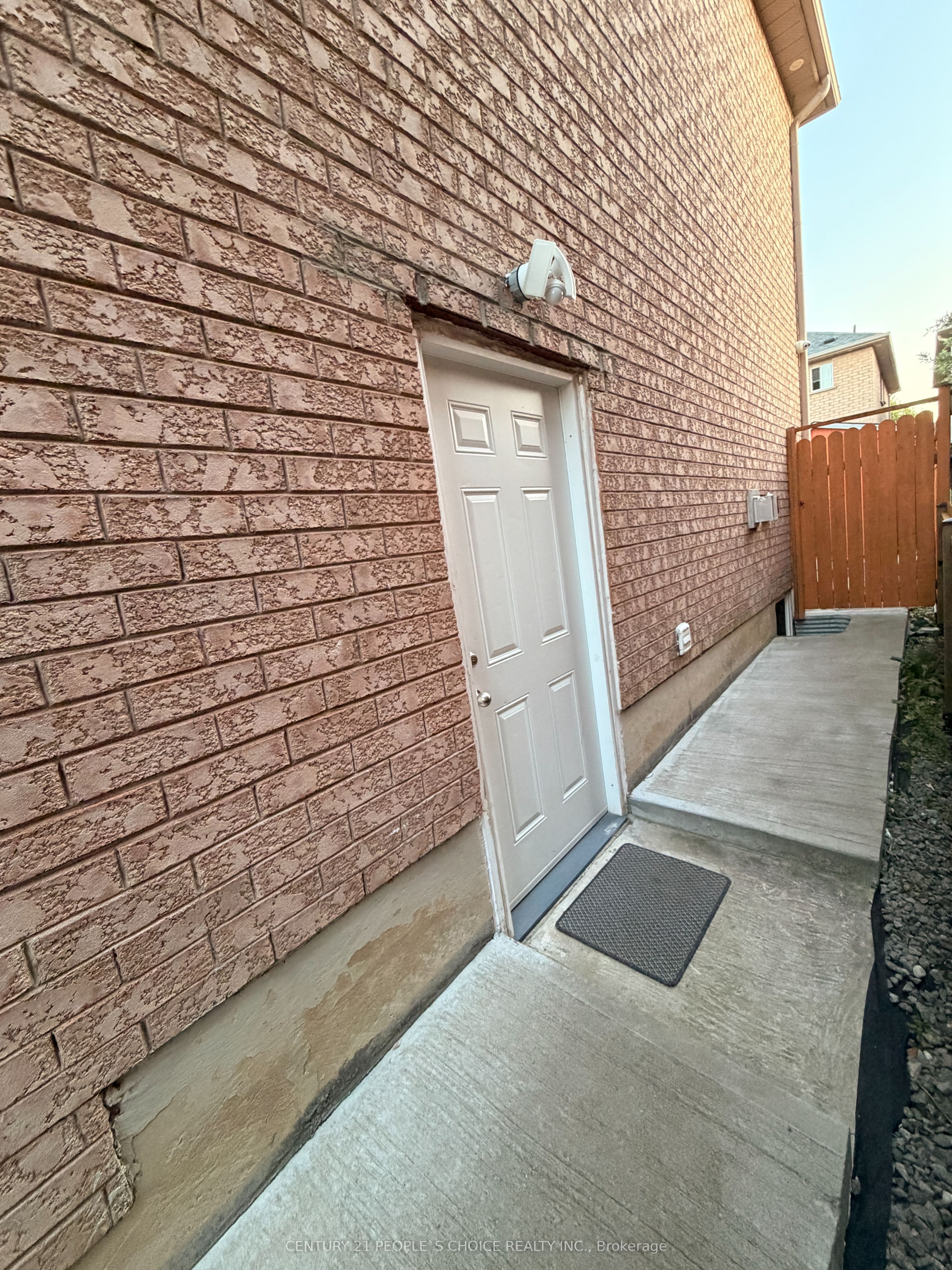 36 Allangrove Drive Unit 2, Basement, Brampton, ON L7A 2M3 photo 2