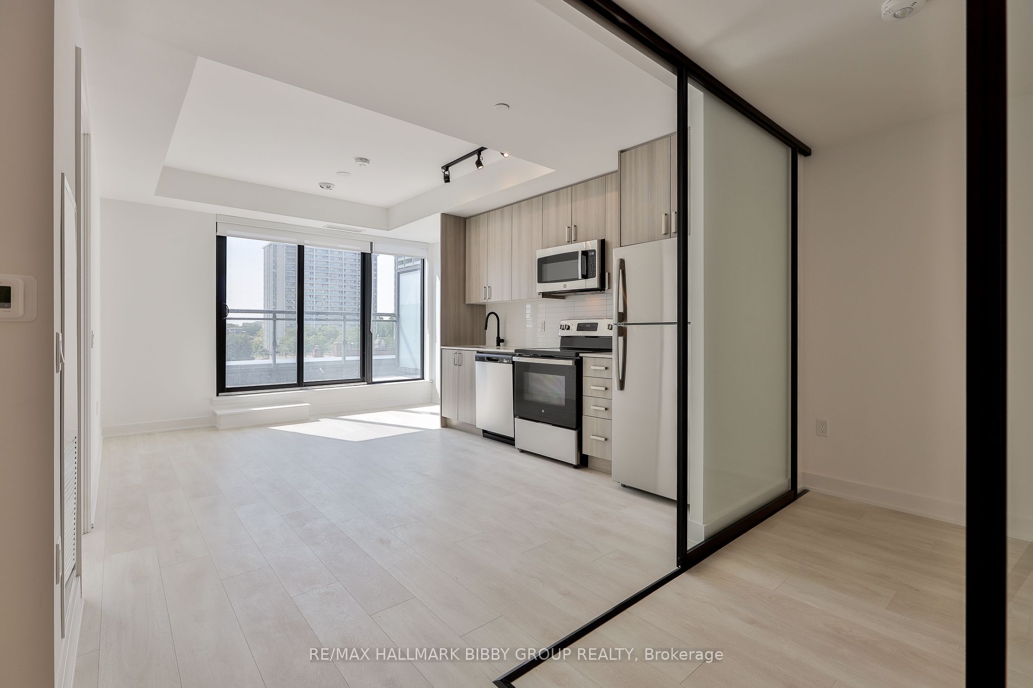 758 Dovercourt Road 405, Toronto, ON M6H 0G7 photo 2
