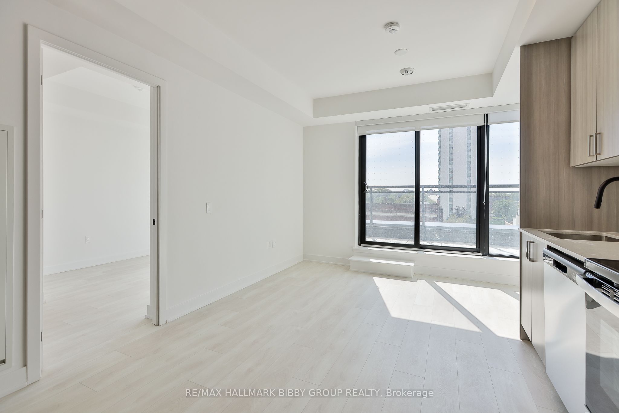 758 Dovercourt Road 405, Toronto, ON M6H 0G7 photo 4