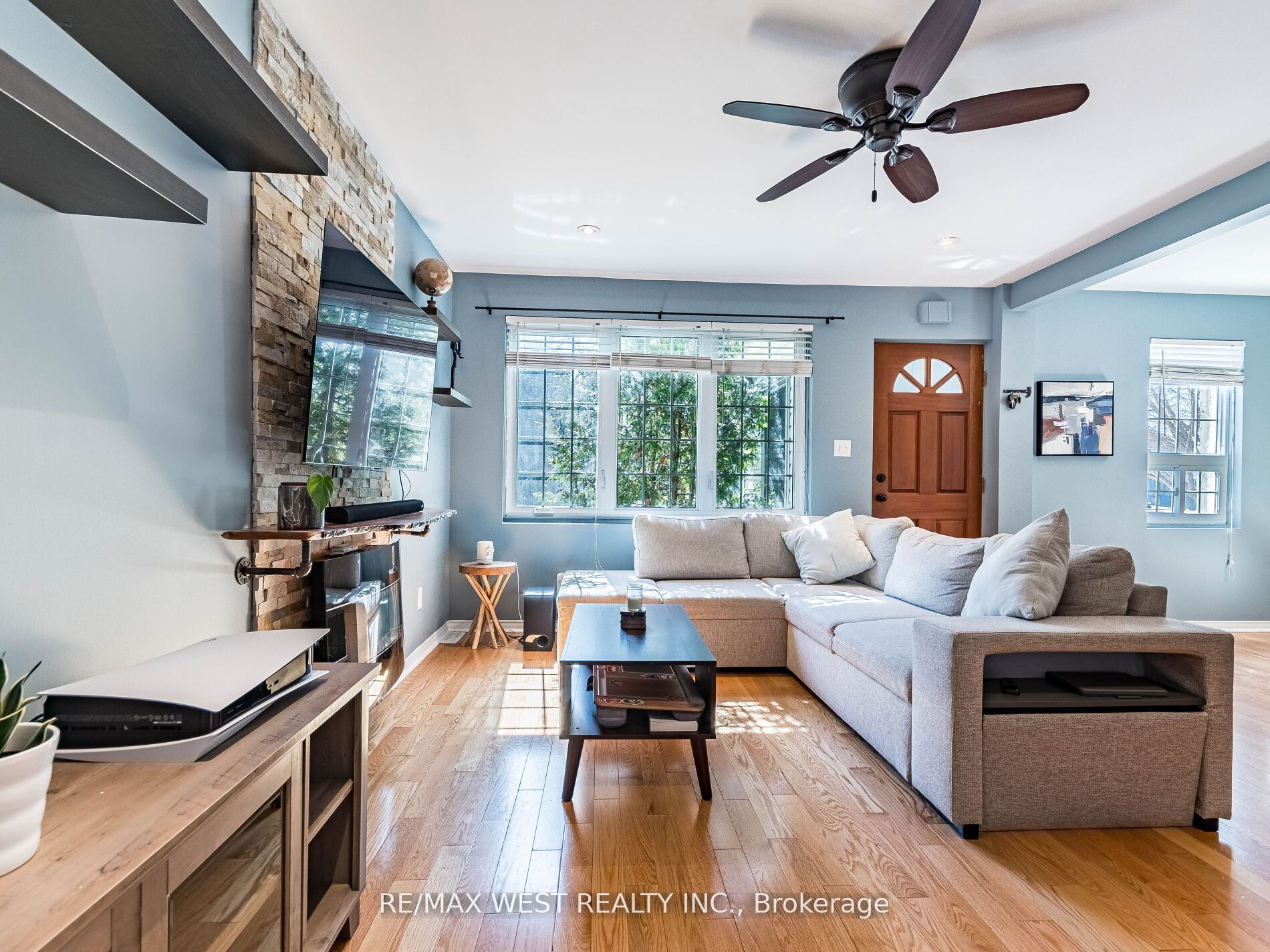 76 Laburnham Avenue, Toronto, ON M8W 1S8 photo 2