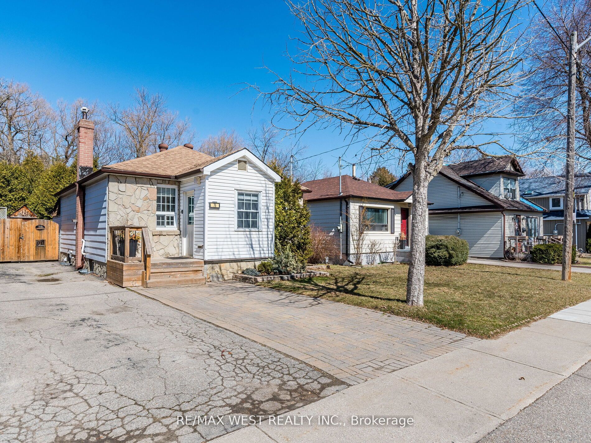 76 Laburnham Avenue, Toronto, ON M8W 1S8 photo 3