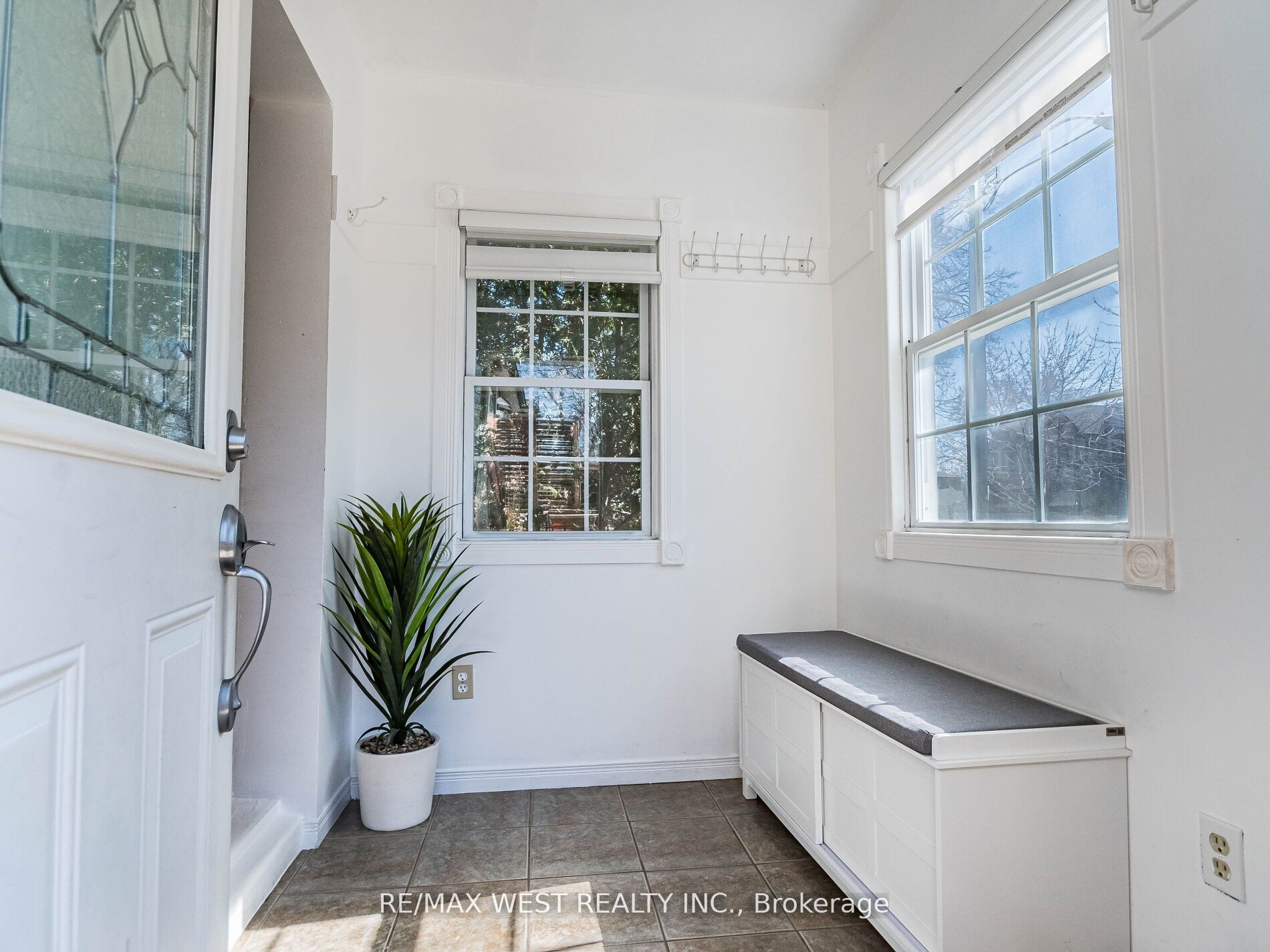 76 Laburnham Avenue, Toronto, ON M8W 1S8 photo 5