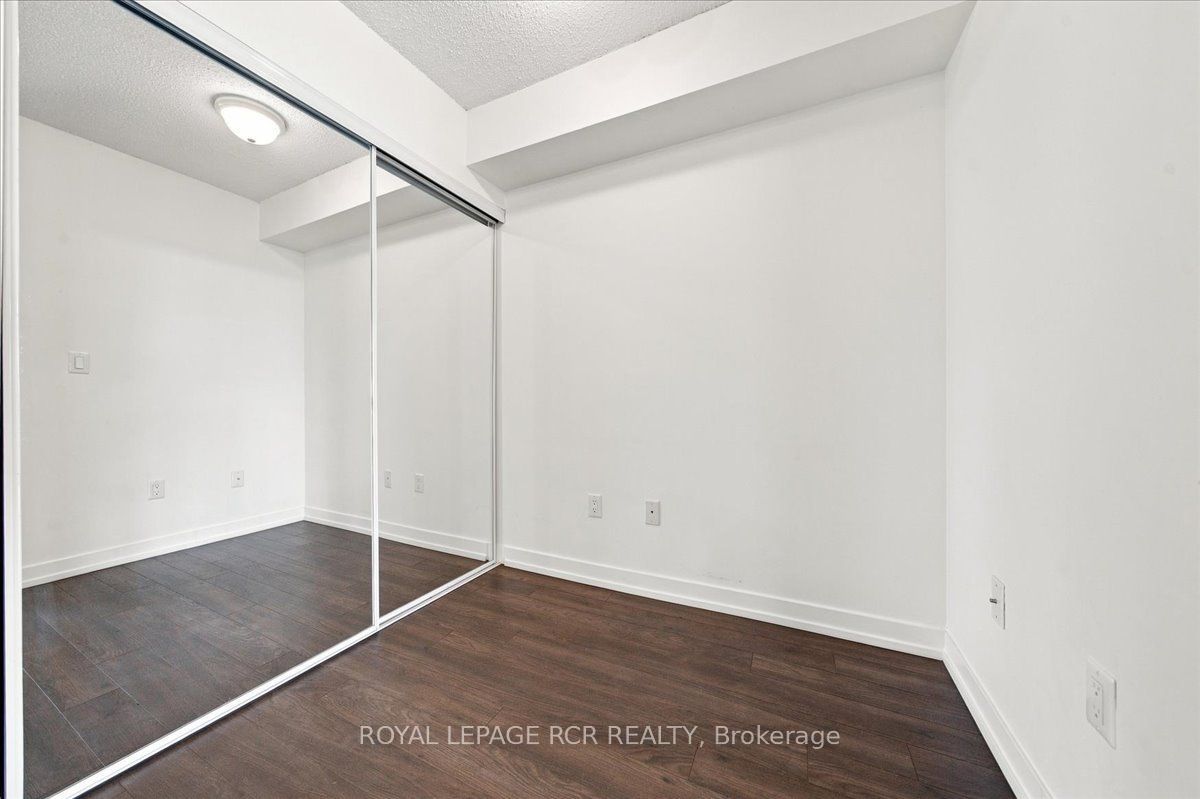 812 Lansdowne Avenue 908, Toronto, ON M6H 4K5 photo 5