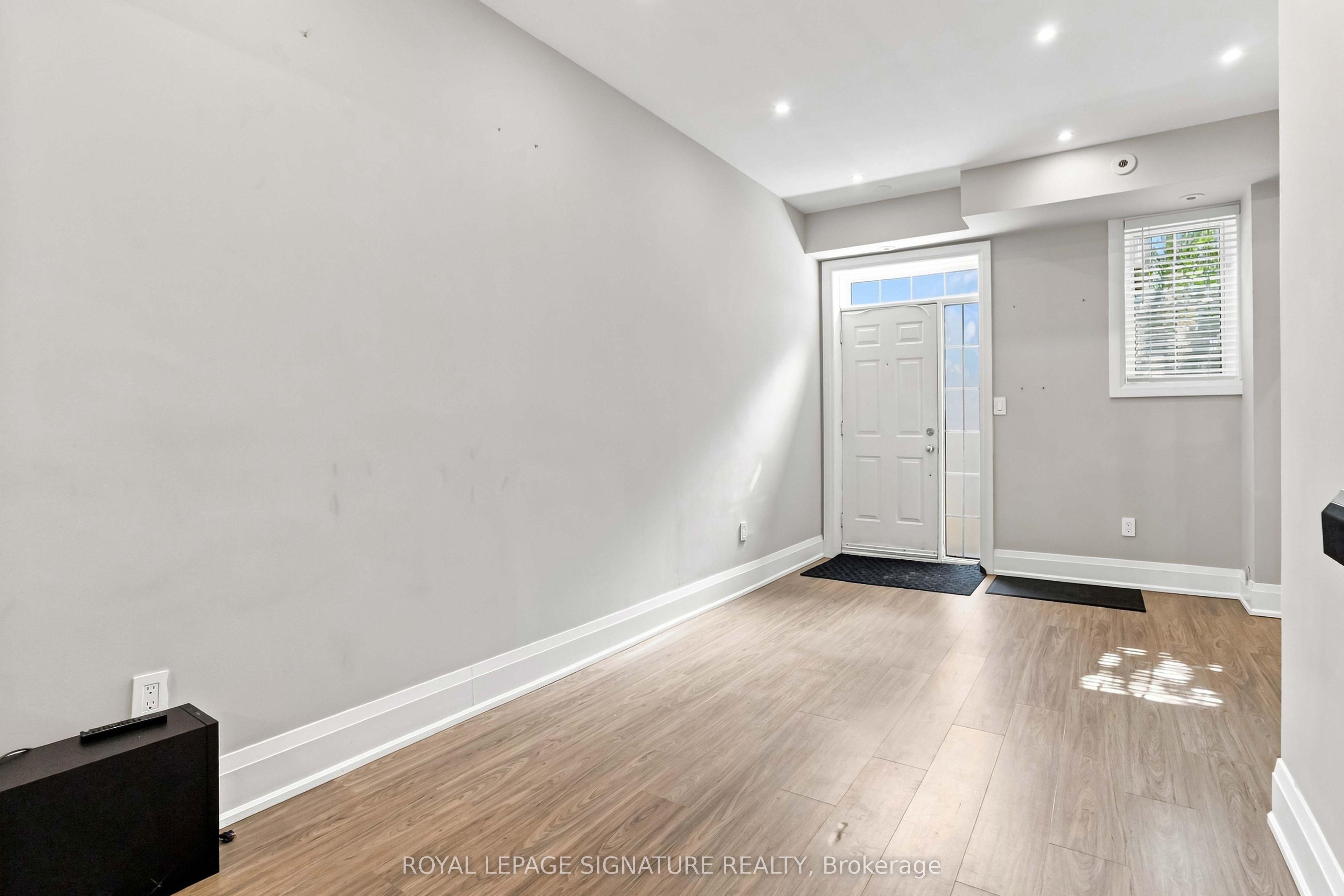 605 Shoreline Drive 9, Mississauga, ON L5B 4K5 photo 2
