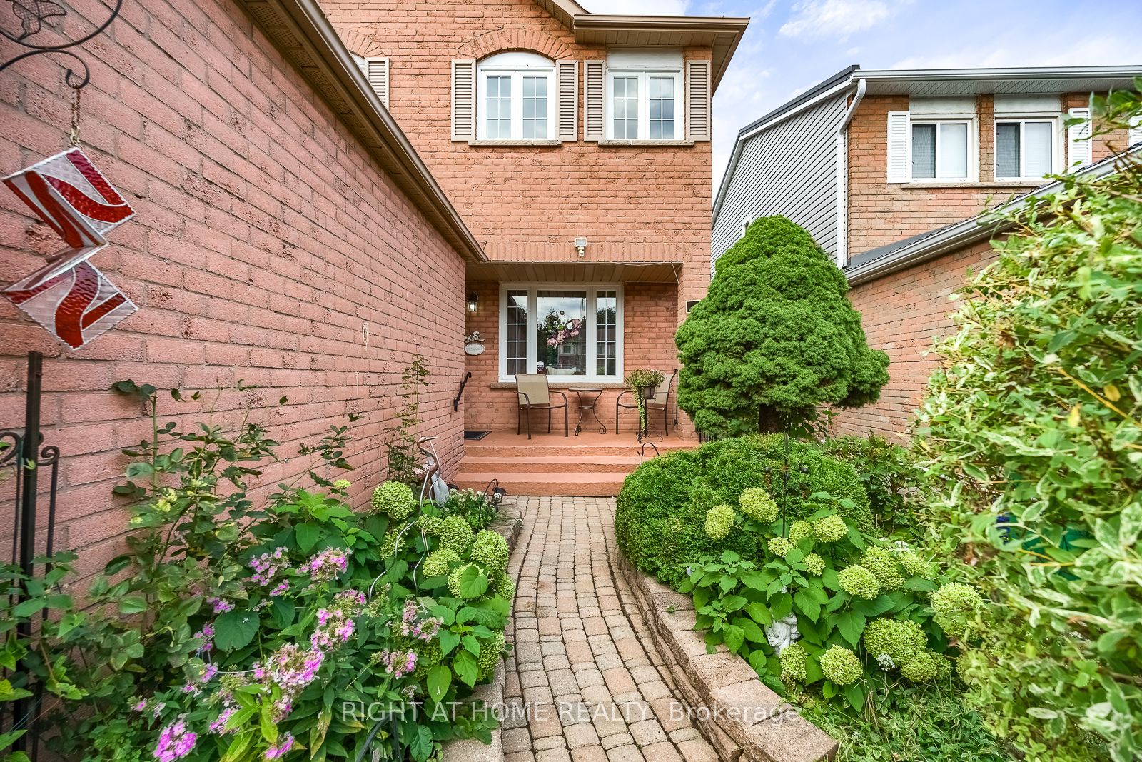 54 Niagara Place, Brampton, ON L6S 4Y8 photo 3