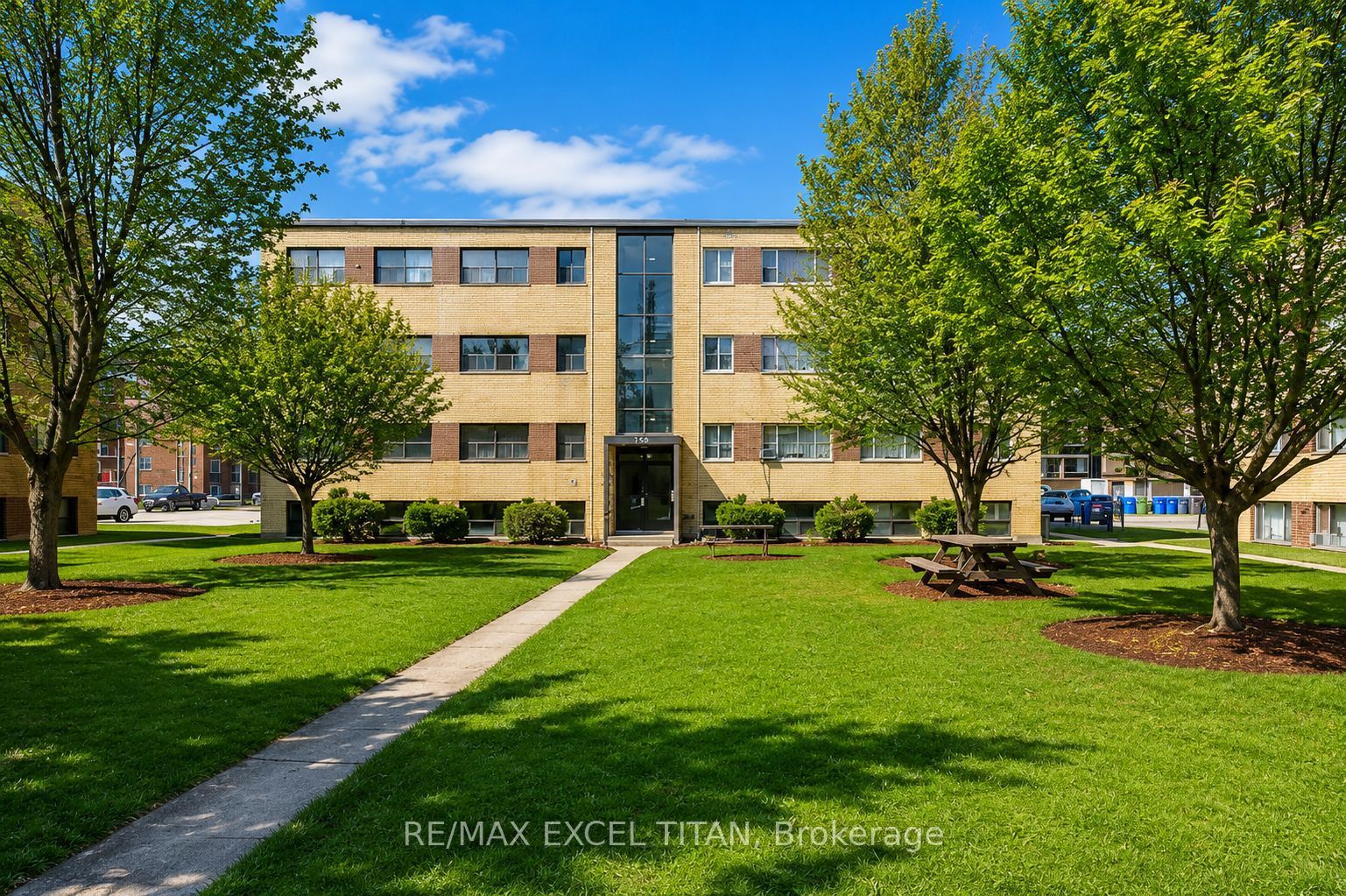 799 Robinson Street 10, Burlington, ON L7R 2L4