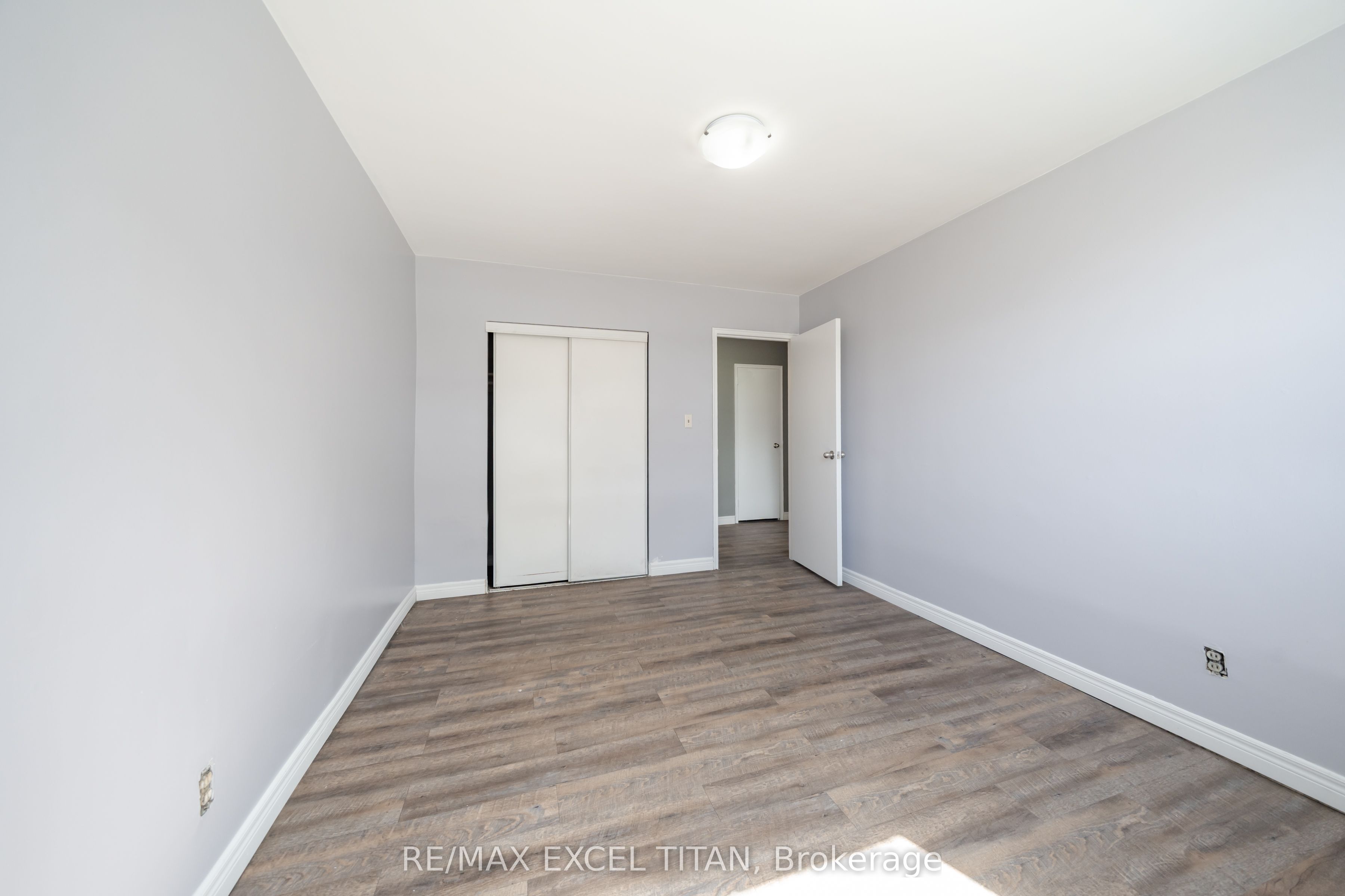 799 Robinson Street 10, Burlington, ON L7R 2L4 photo 4