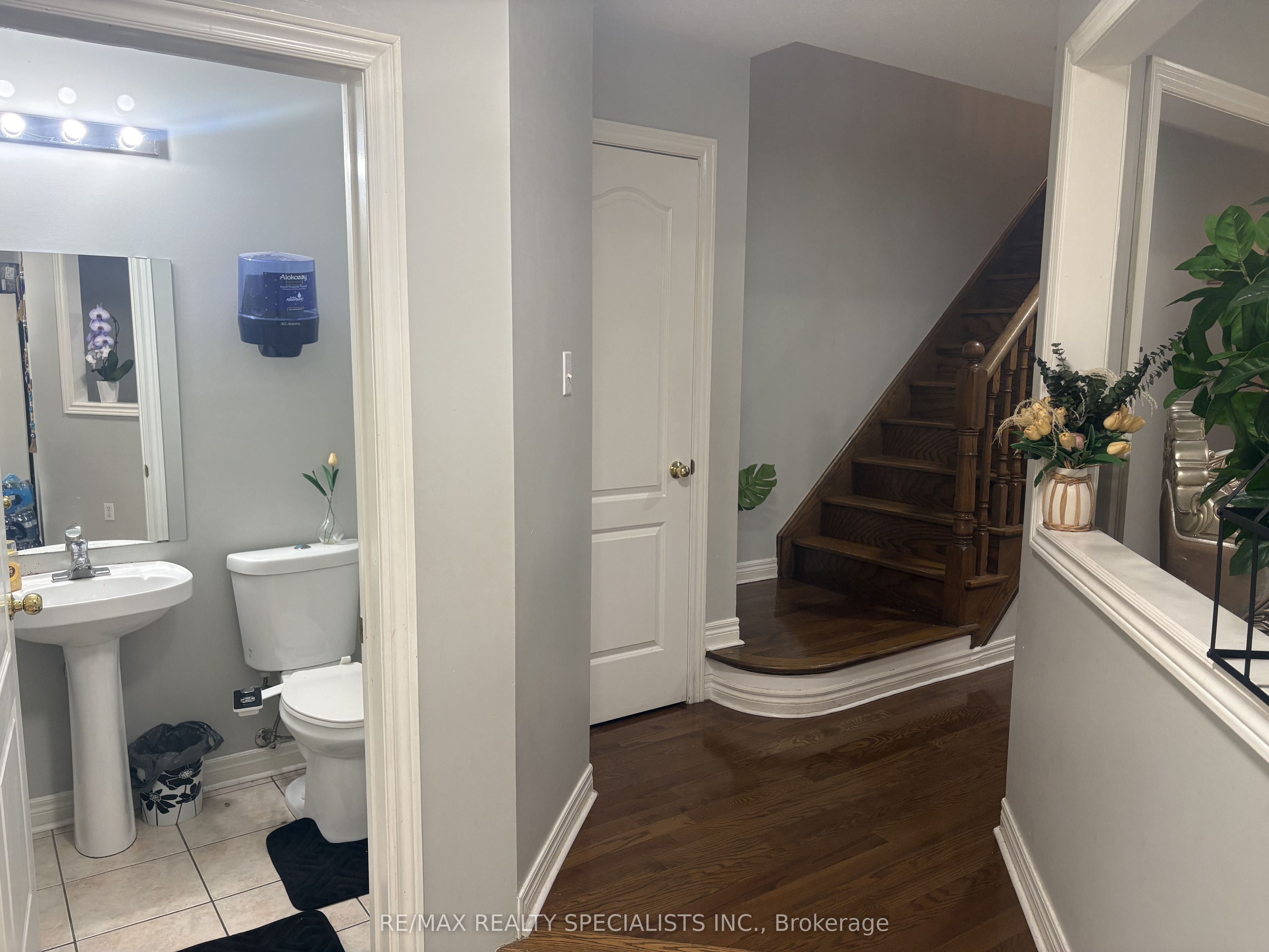 3137 Bentley Drive, Mississauga, ON L5M 6V8 photo 3
