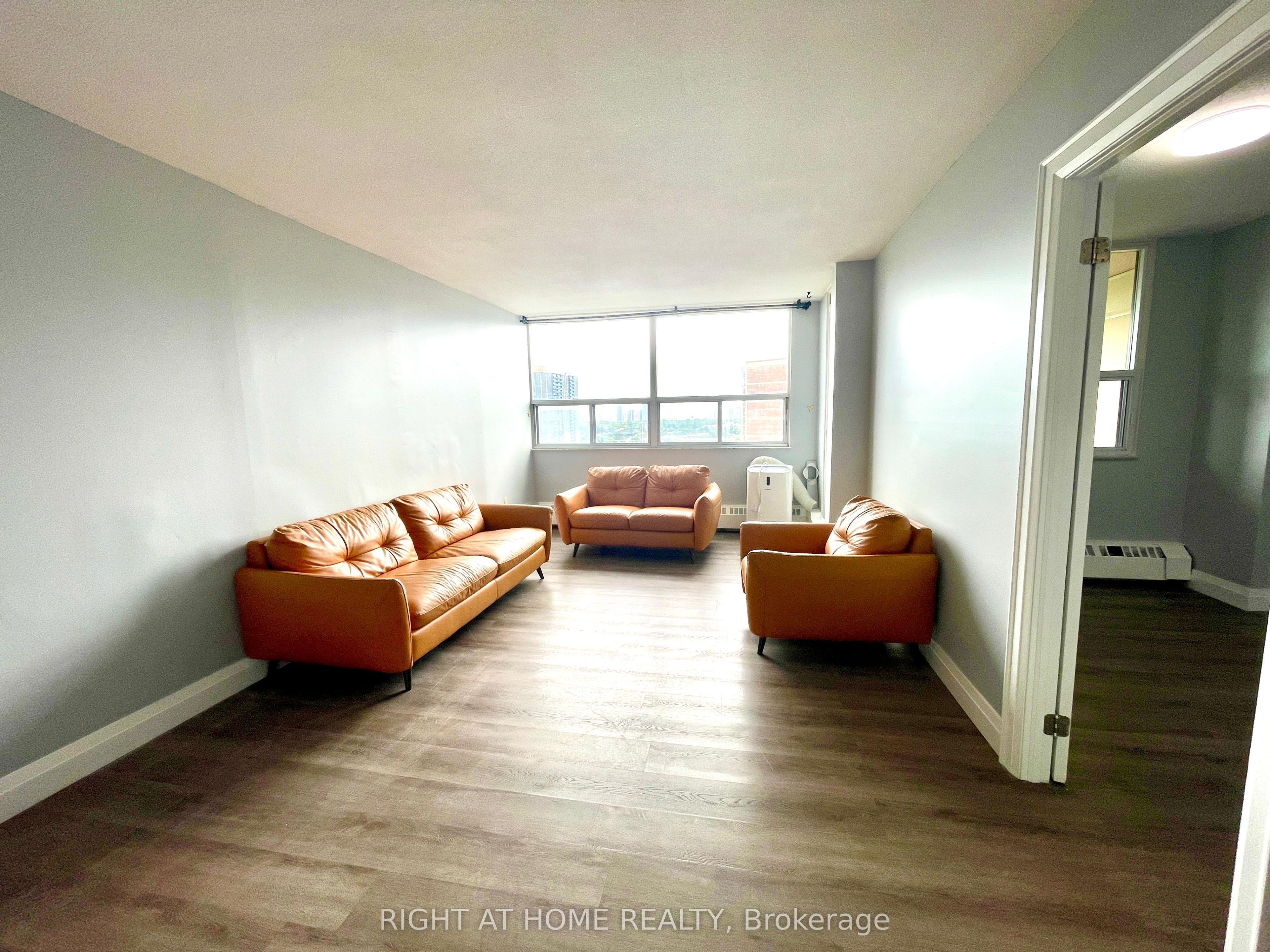 551 The West Mall 1418, Toronto, ON M9C 1G7 photo 5