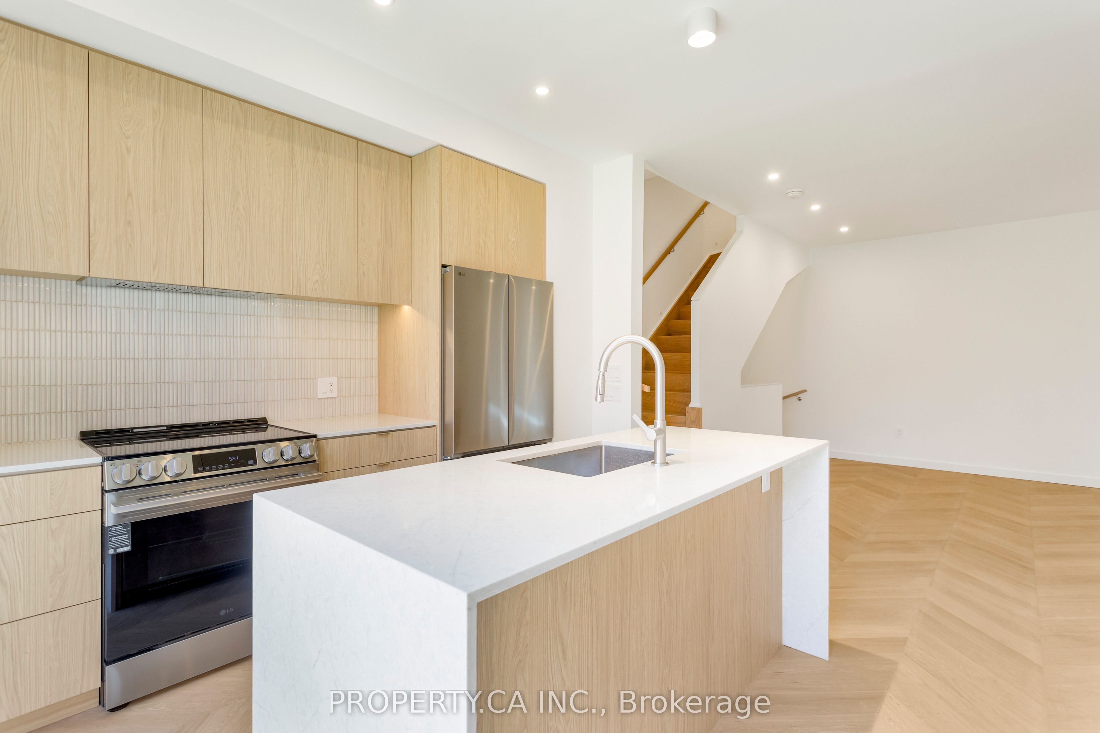 301 Keele Street Unit #2, Toronto, ON M6P 2K5 photo 5