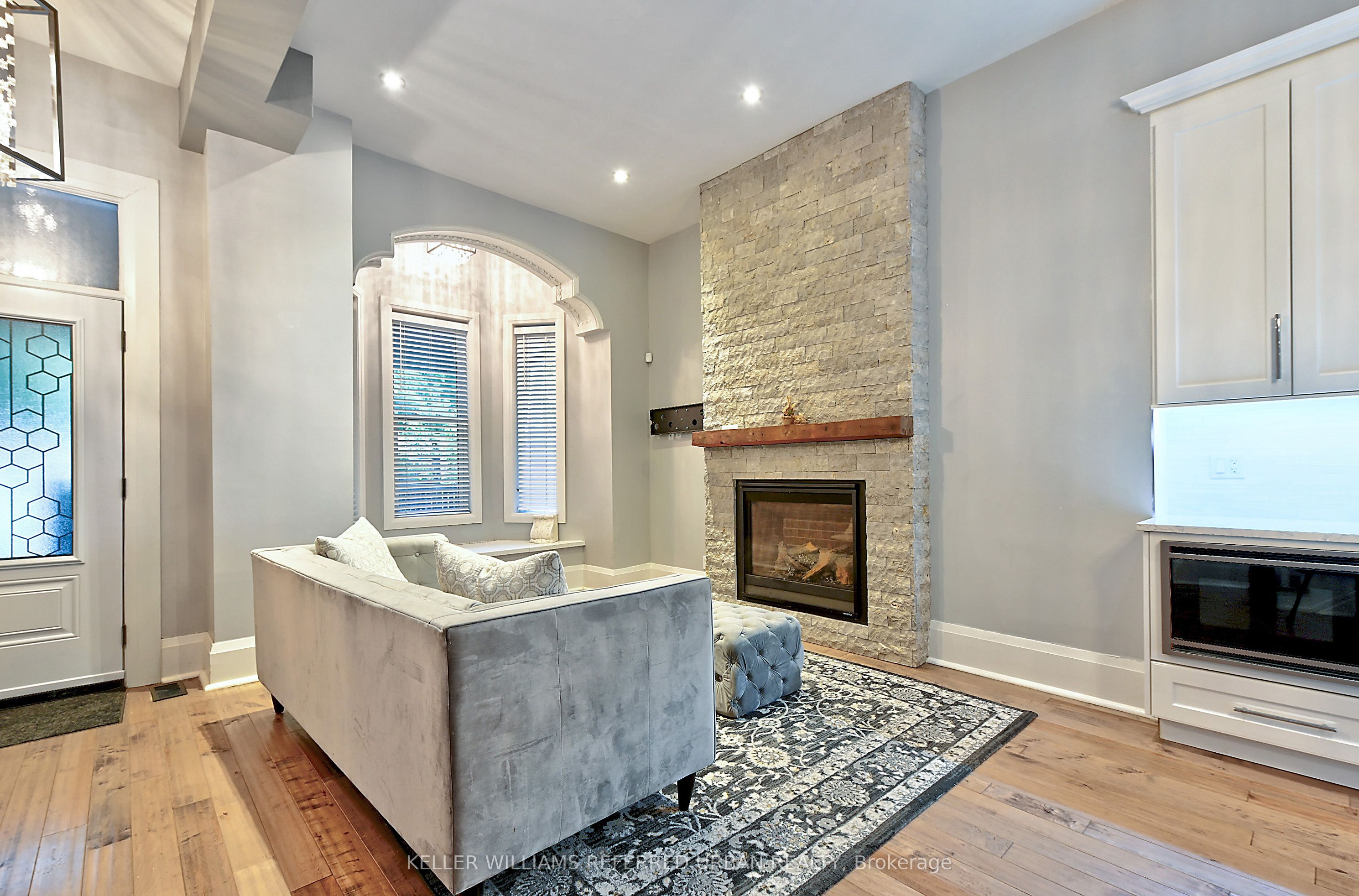 48 Lansdowne Avenue B, Toronto, ON M6K 2V8 photo 4