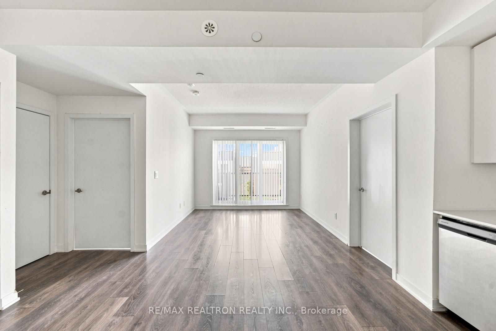 120 Canon Jackson Drive 304, Toronto, ON M6M 0B8 photo 3