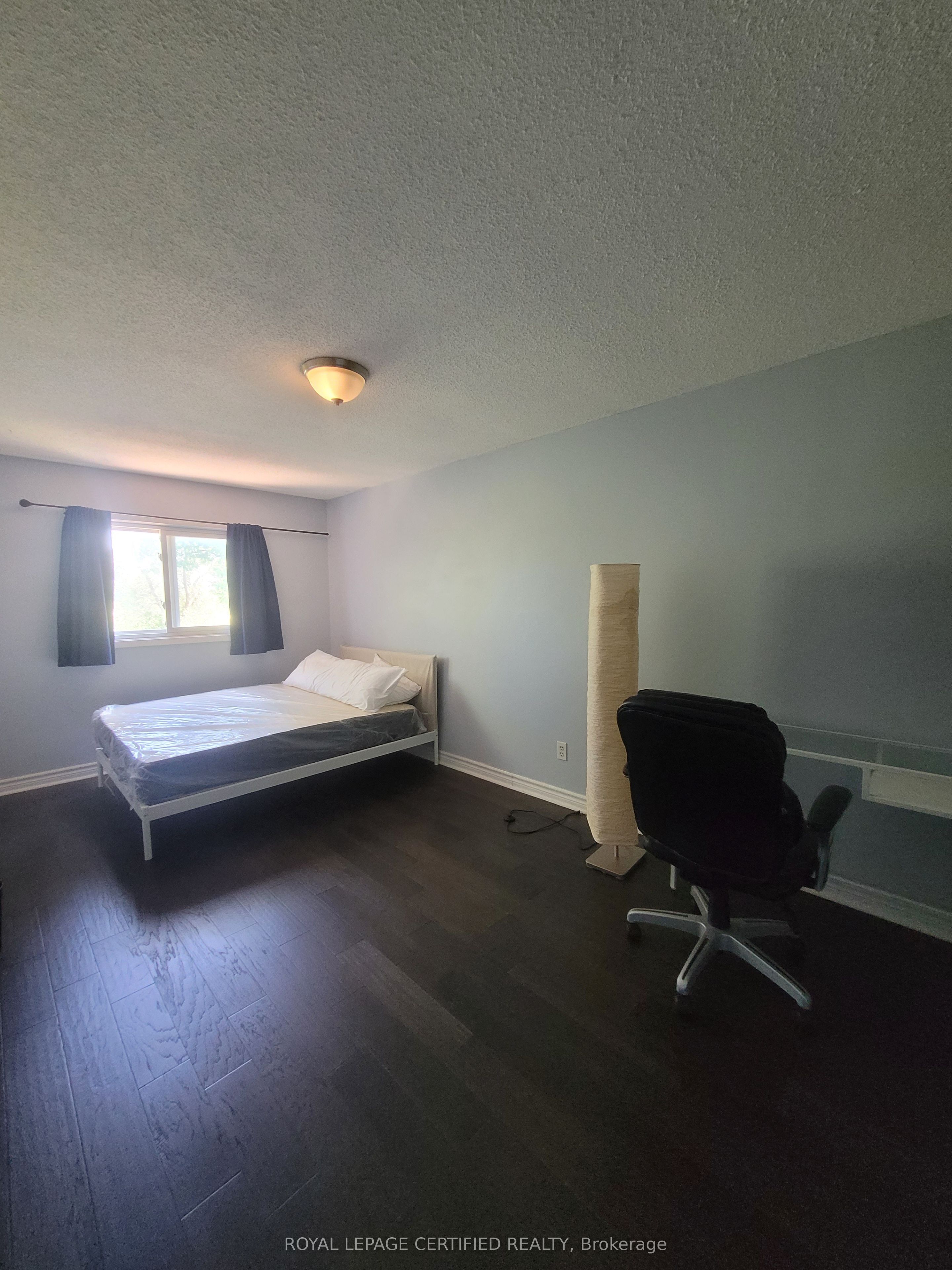 1452 Creditwoodlands Court Room, Mississauga, ON L5C 3J5 photo 5