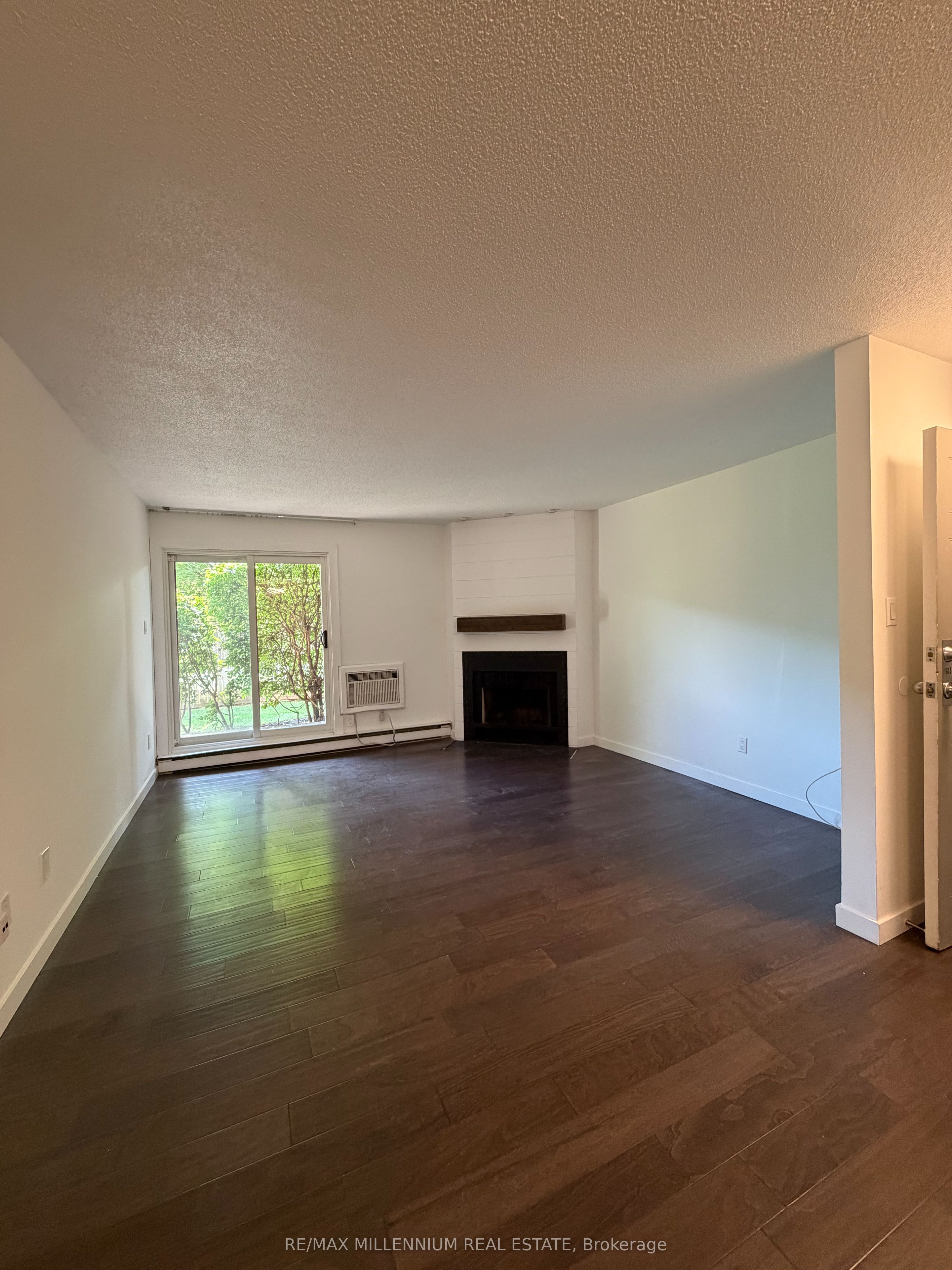 1480 Pilgrims Way 1613, Oakville, ON L6M 3G7 photo 2