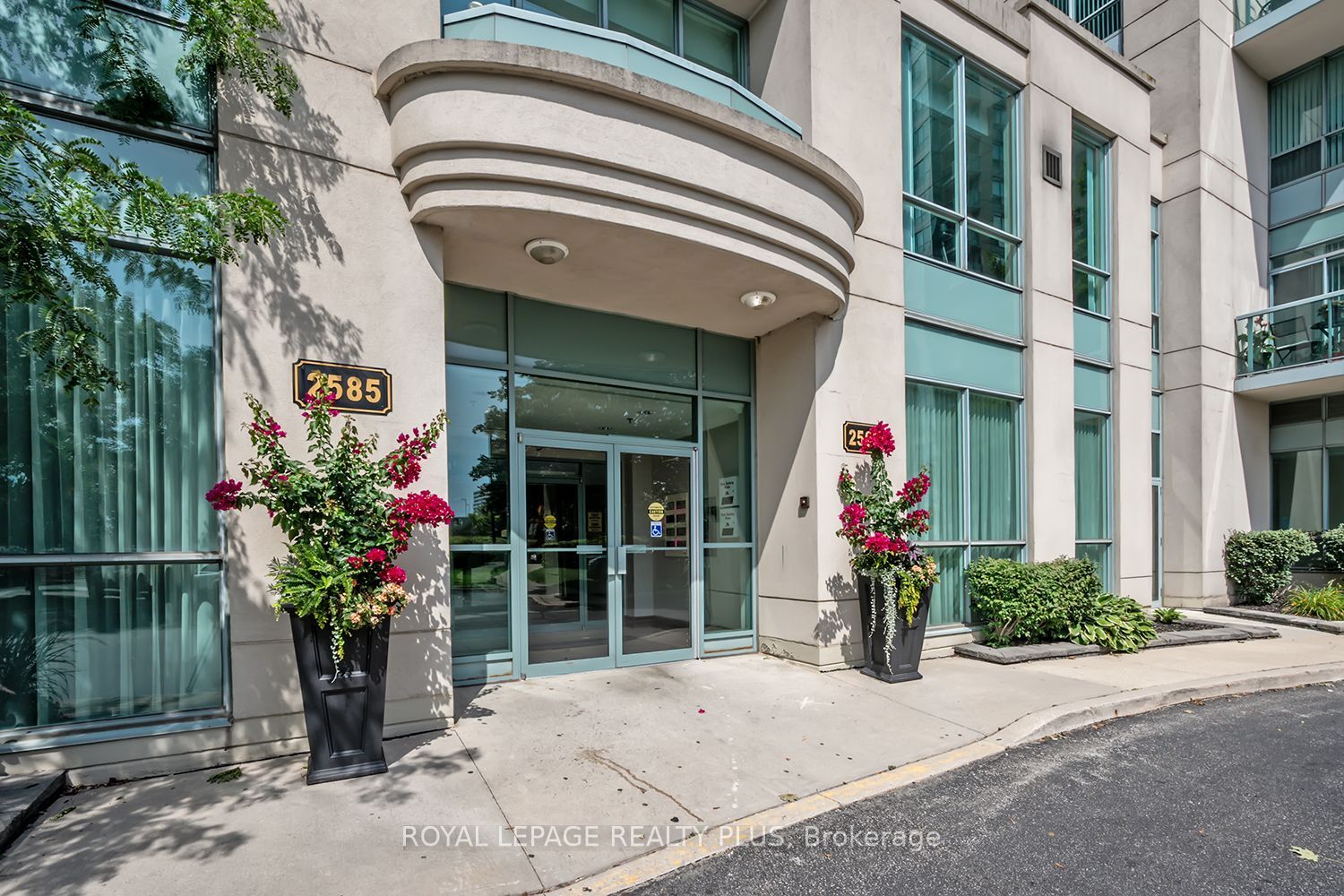 2585 Erin Centre Boulevard 1101, Mississauga, ON L5M 6Z7 photo 4