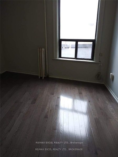 2863 Dundas Street W #3, Toronto, ON M6P 1Y9 photo 2