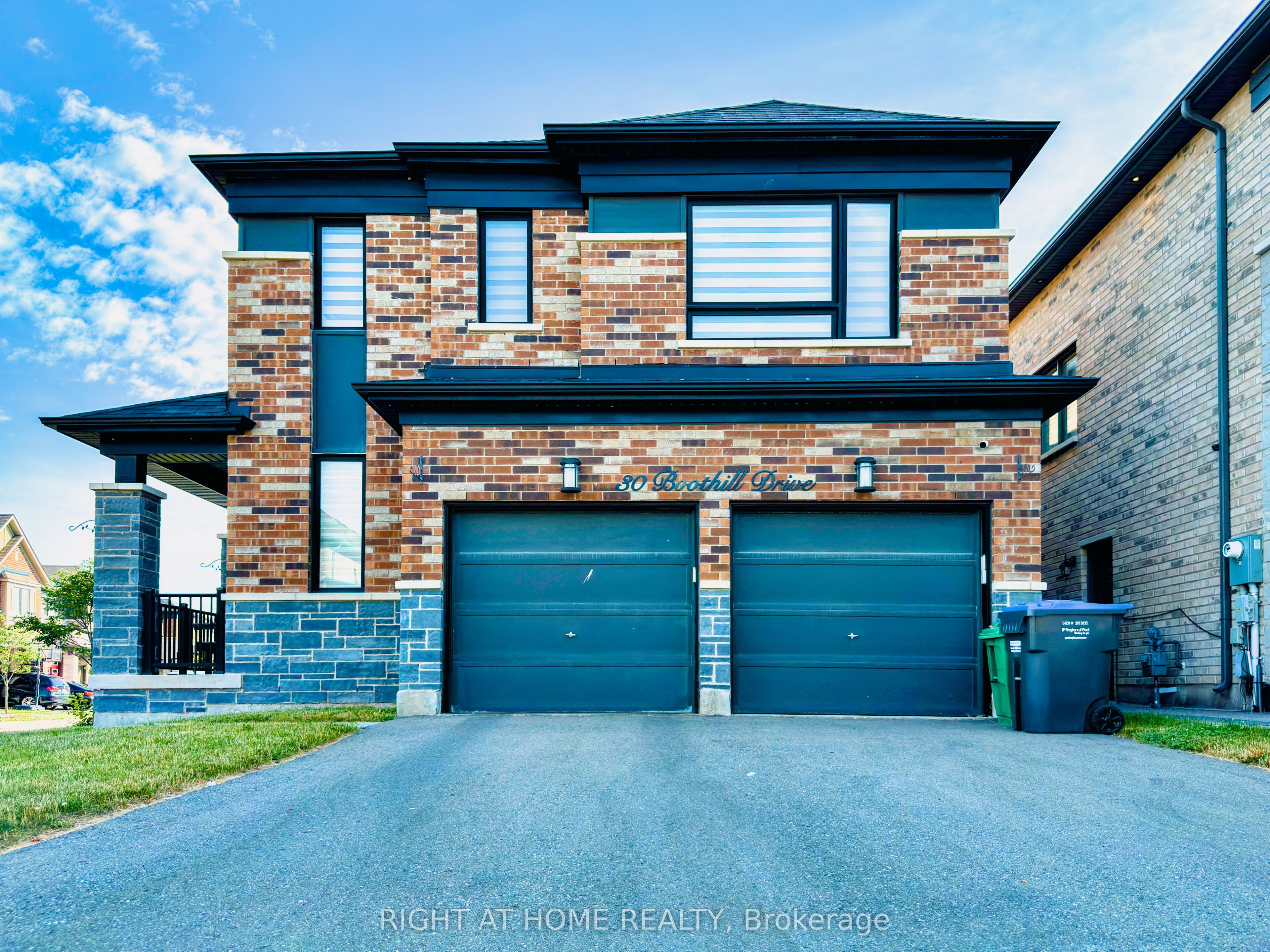 30 Boothill Drive, Brampton, ON L7A 5E4 photo 2