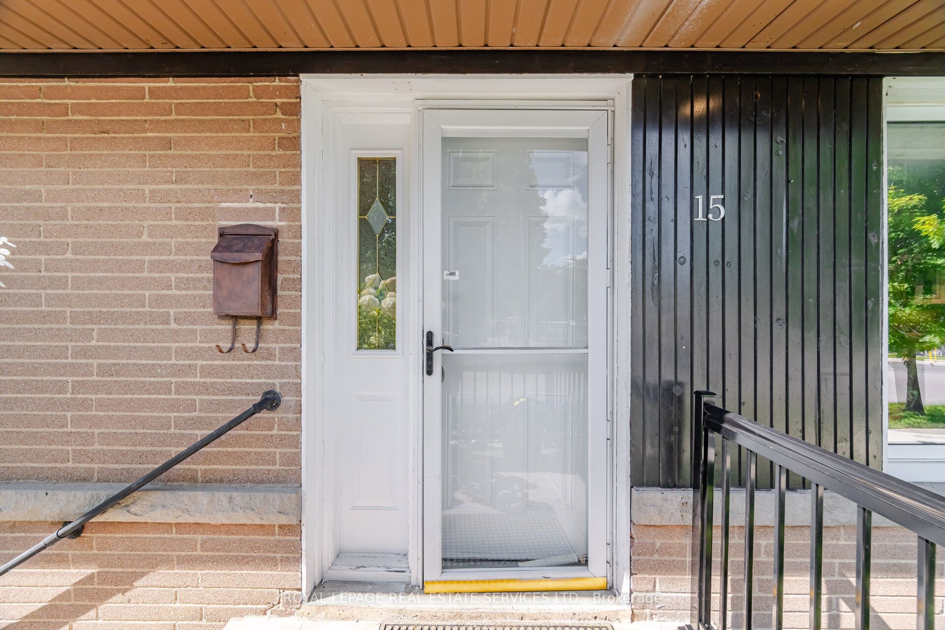 15 Velma Drive, Toronto, ON M8Z 2N2 photo 4