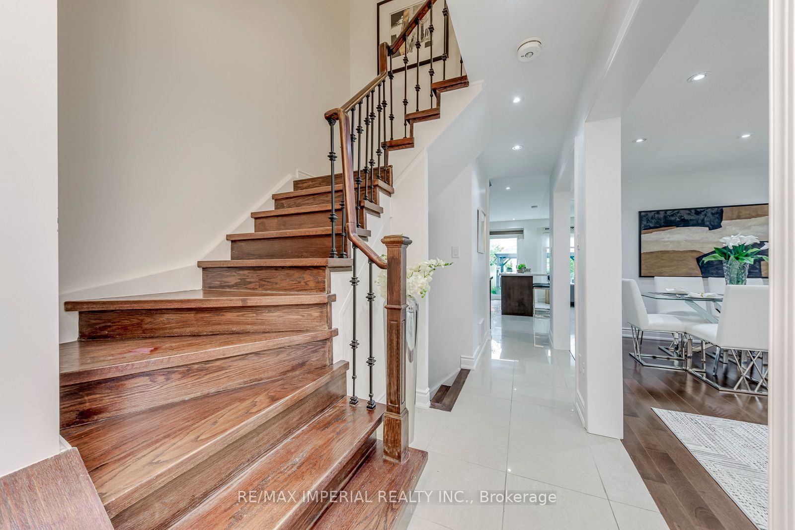 925 Cardington Street, Mississauga, ON L5V 1Z8 photo 4