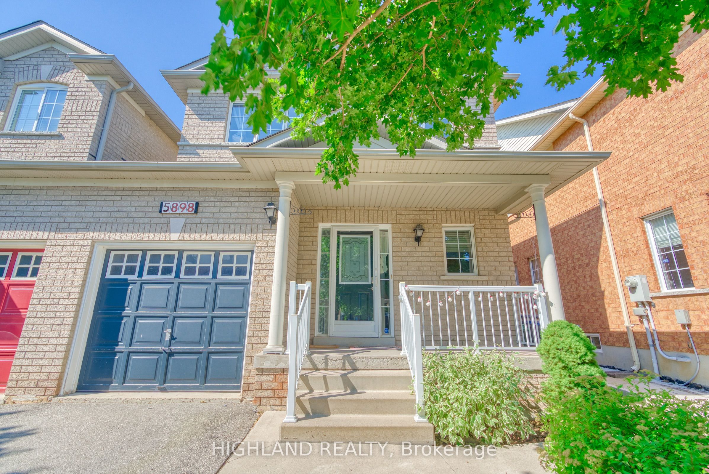 5898 Manzanillo Crescent, Mississauga, ON L5M 6Y6 photo 2