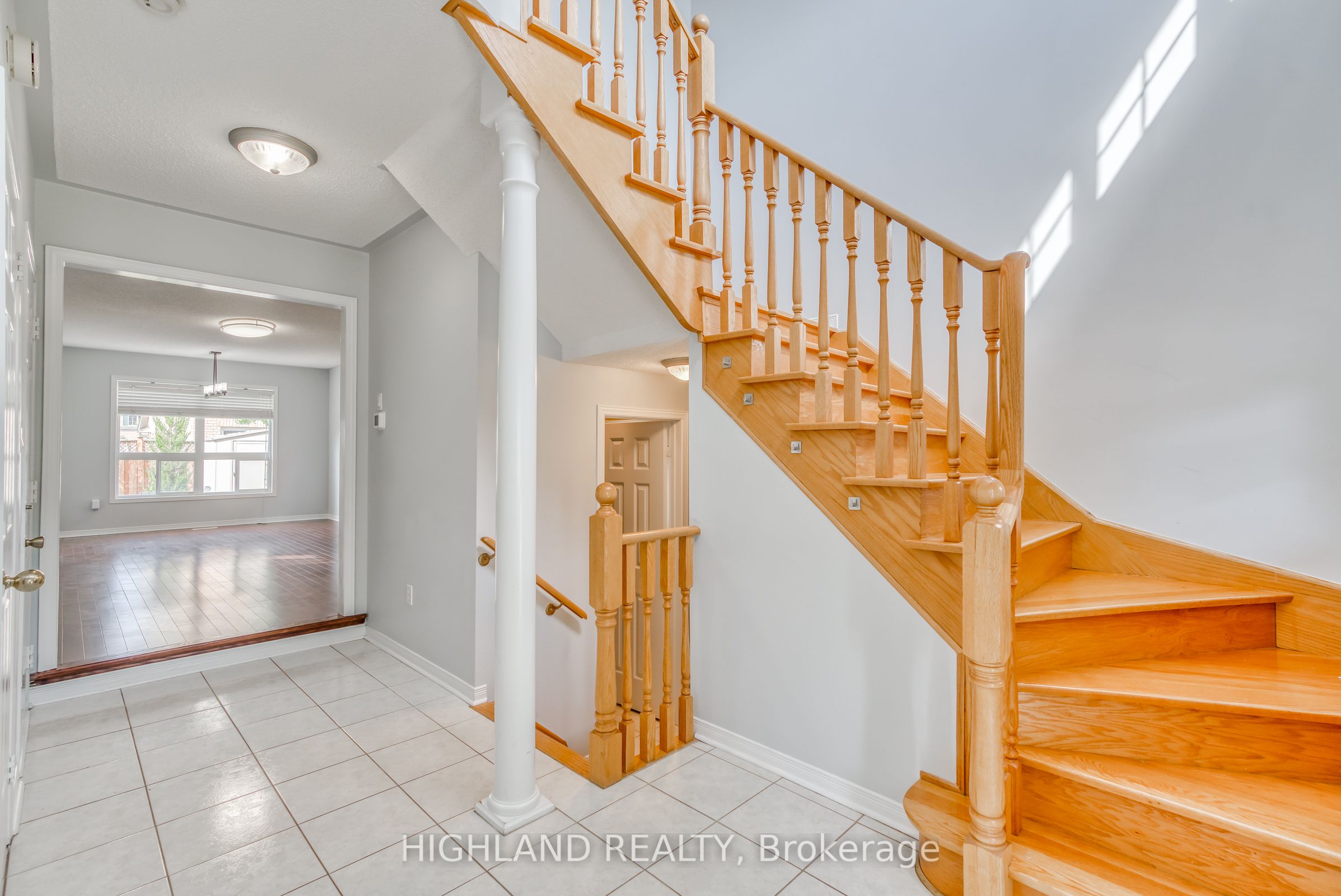 5898 Manzanillo Crescent, Mississauga, ON L5M 6Y6 photo 3