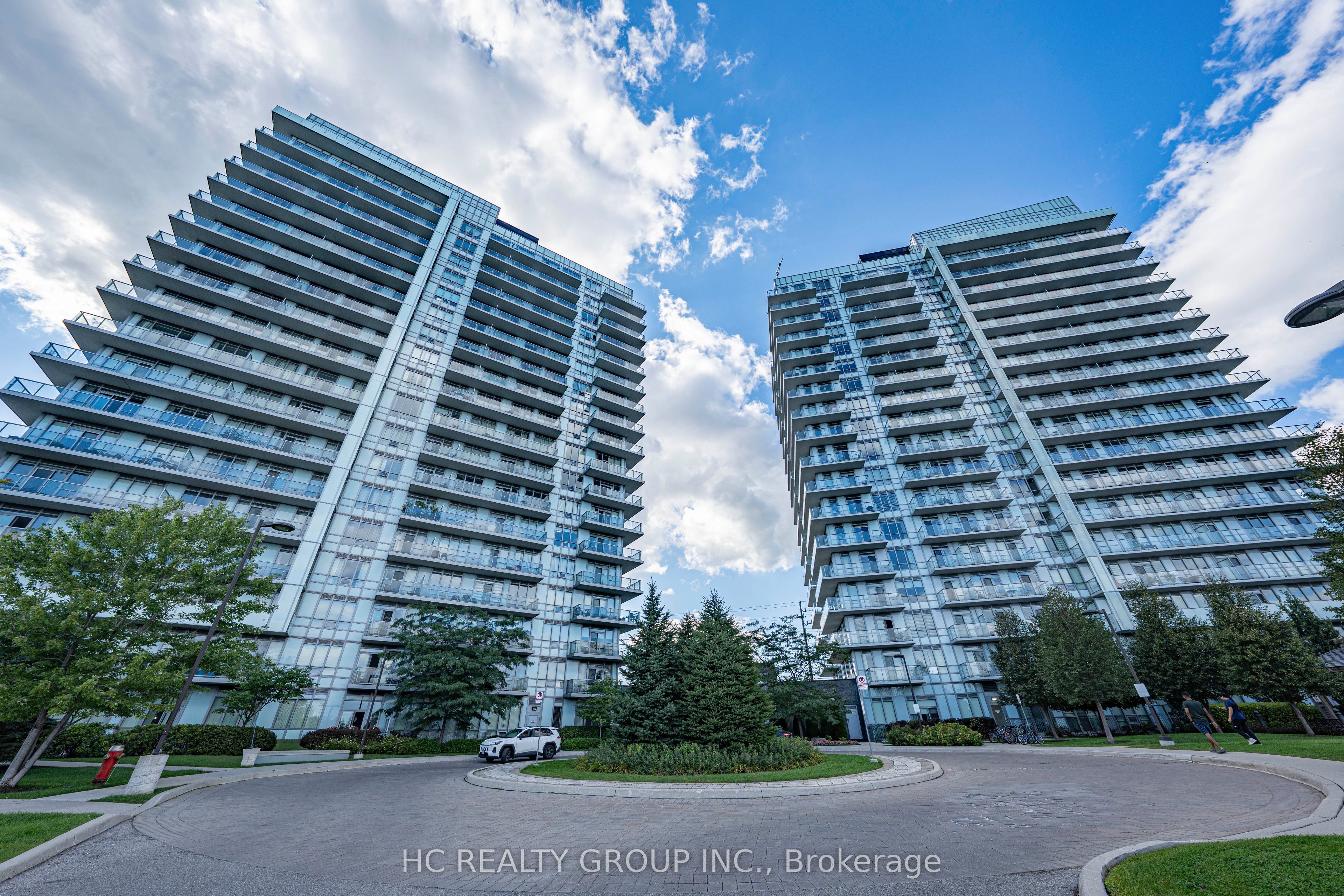4633 Glen Erin Drive 1008, Mississauga, ON L5N 3L3 photo 2