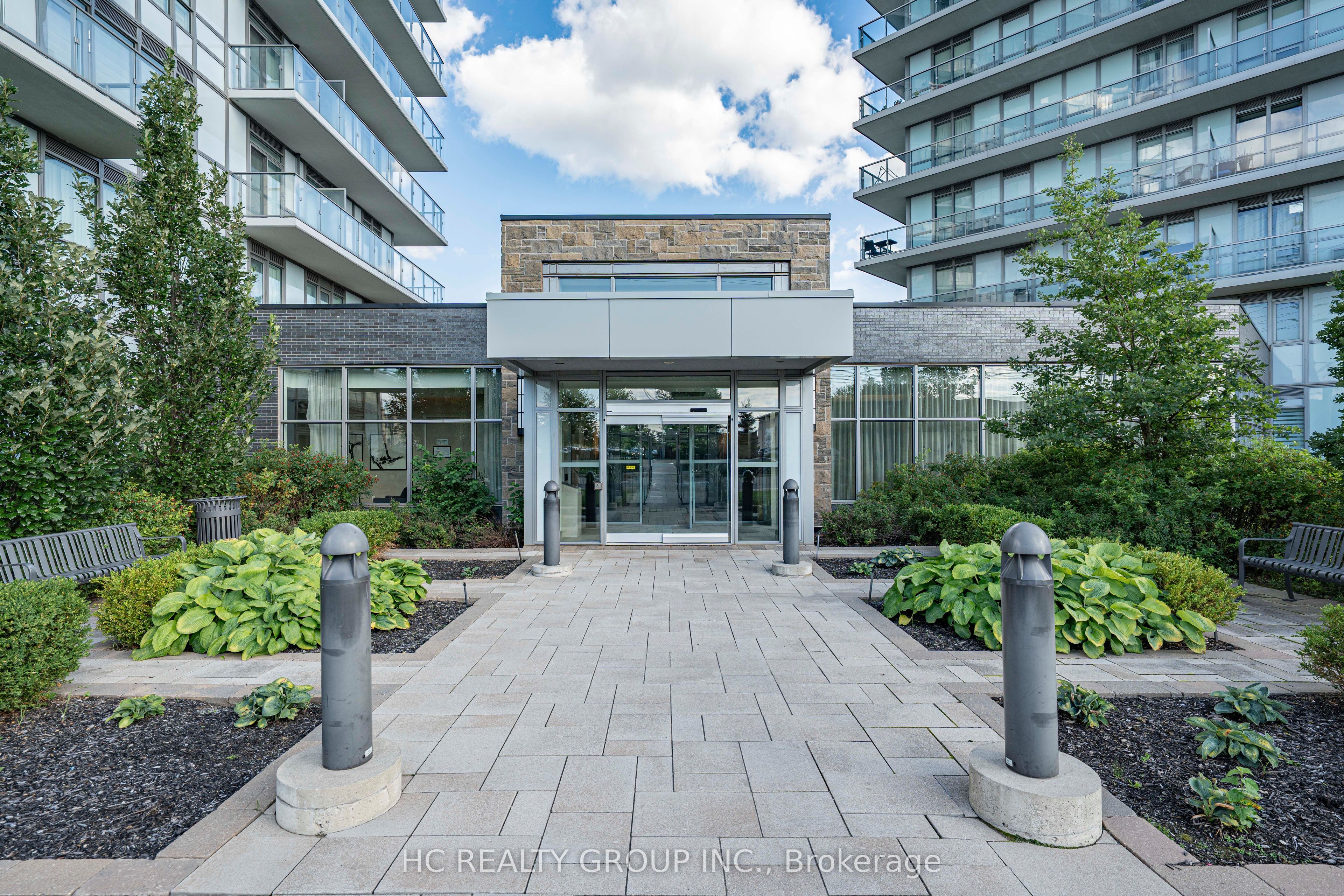 4633 Glen Erin Drive 1008, Mississauga, ON L5N 3L3 photo 3