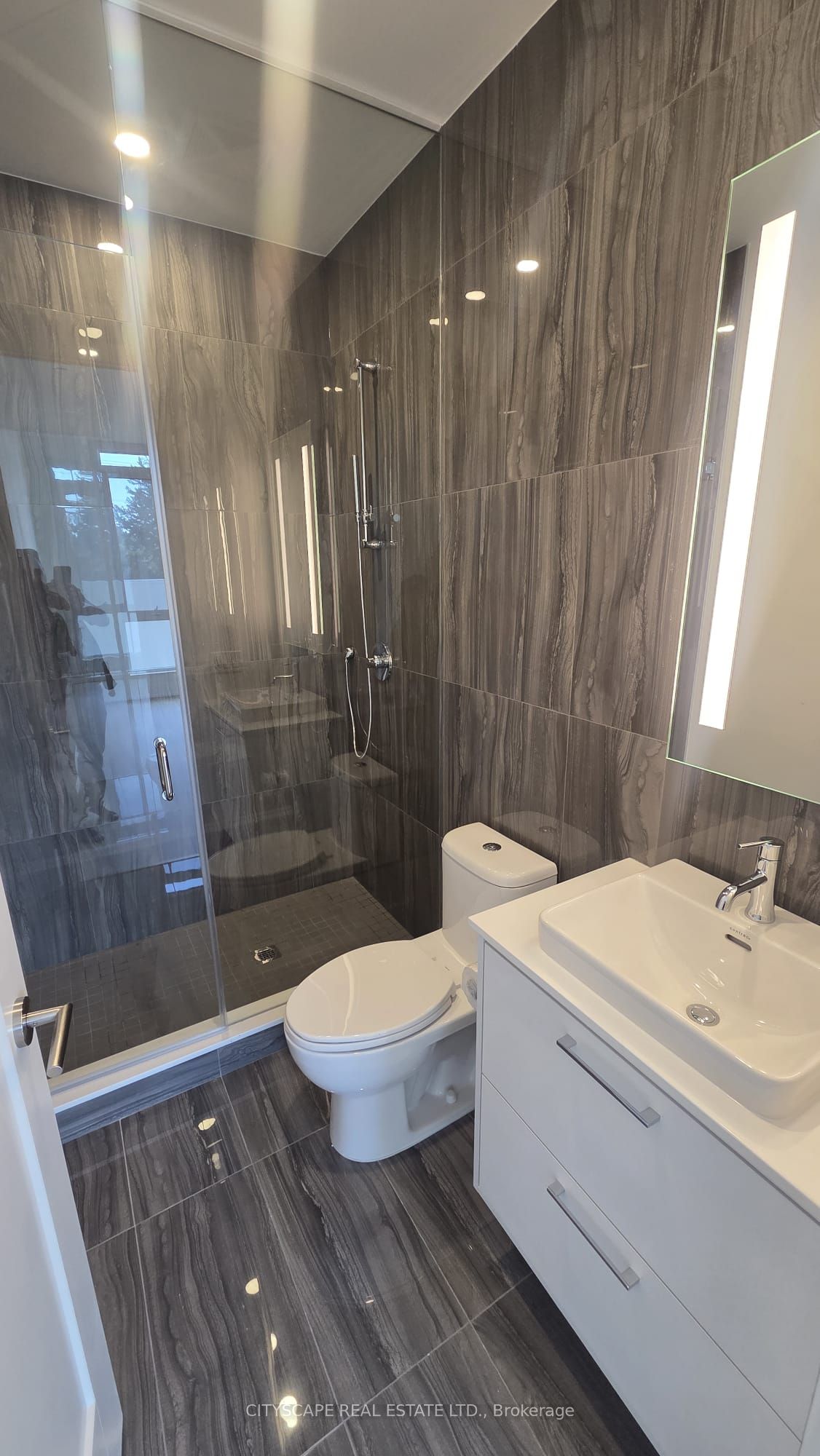 858 Dupont Street 220, Toronto, ON M6G 0C1 photo 4