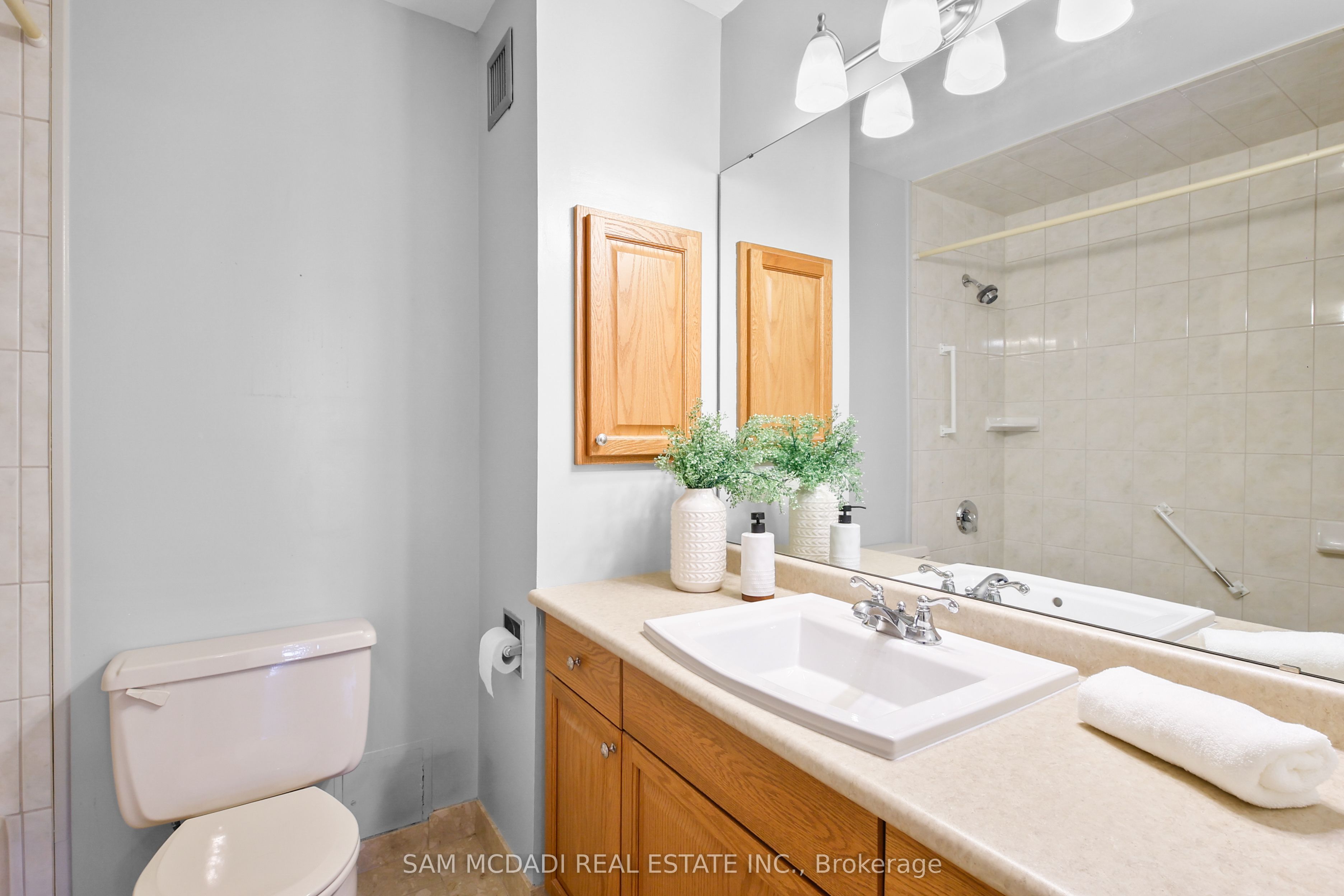 1300 Bloor Street 1007, Mississauga, ON L4Y 3Z2 photo 3