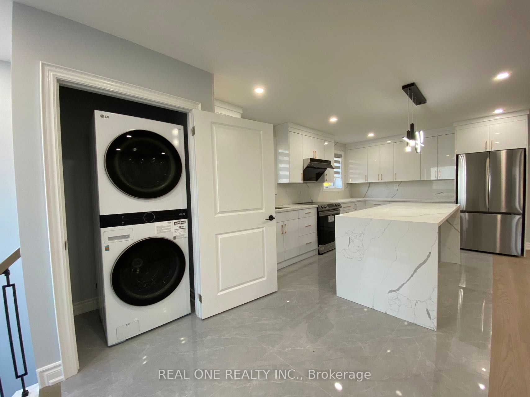 1186 Shadeland Drive ROOM U1, Mississauga, ON L5C 1P4 photo 5