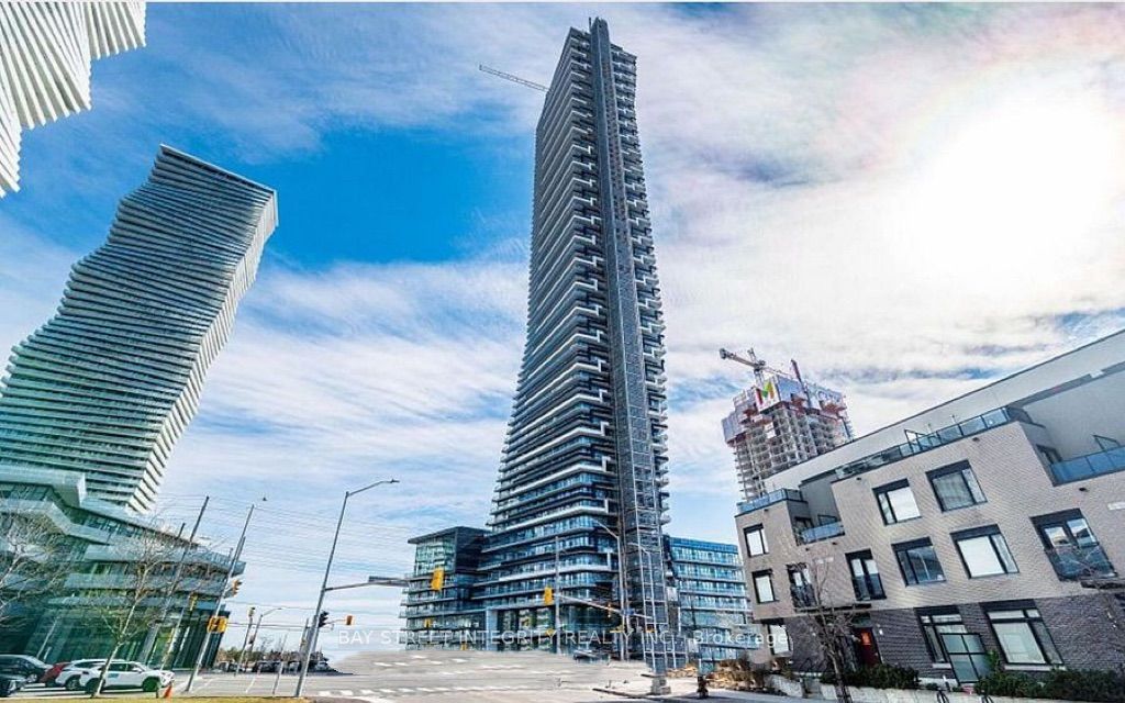 448 Burnhamthorpe Road W 5104, Mississauga, ON L5B 0R4