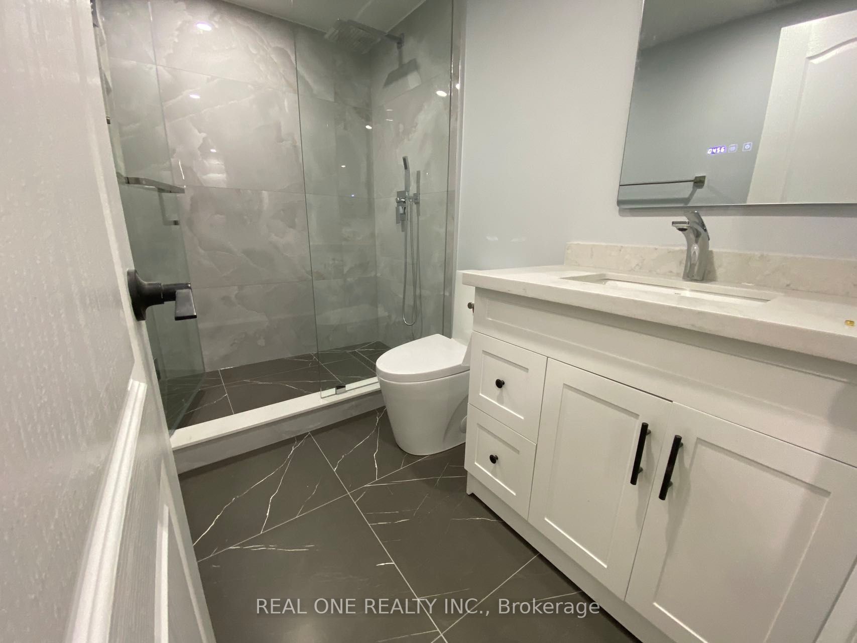 1186 Shadeland Drive ROOM L1, Mississauga, ON L5C 1P4 photo 5