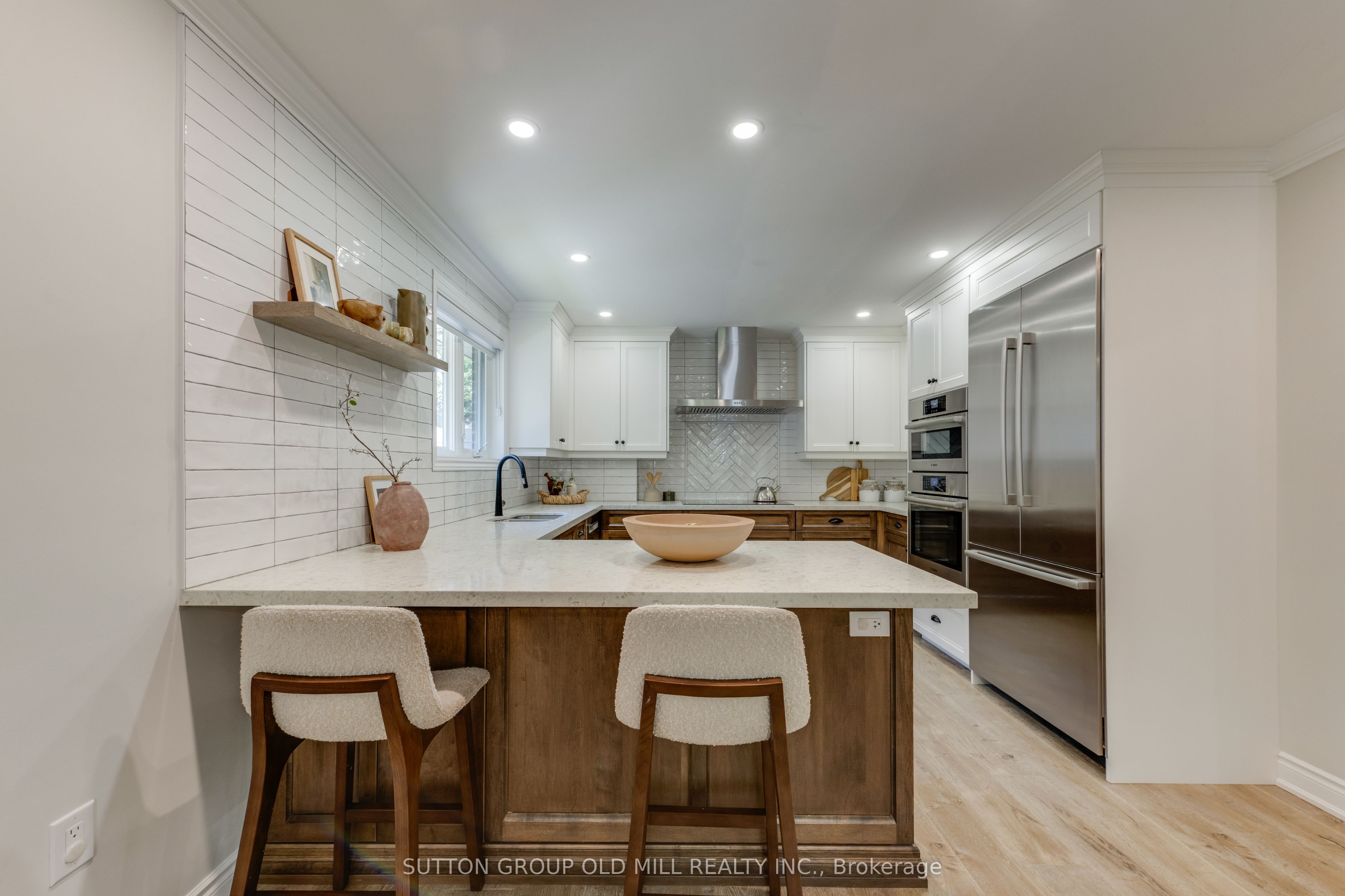 85 Bonnyview Drive, Toronto, ON M8Y 3G7 photo 5