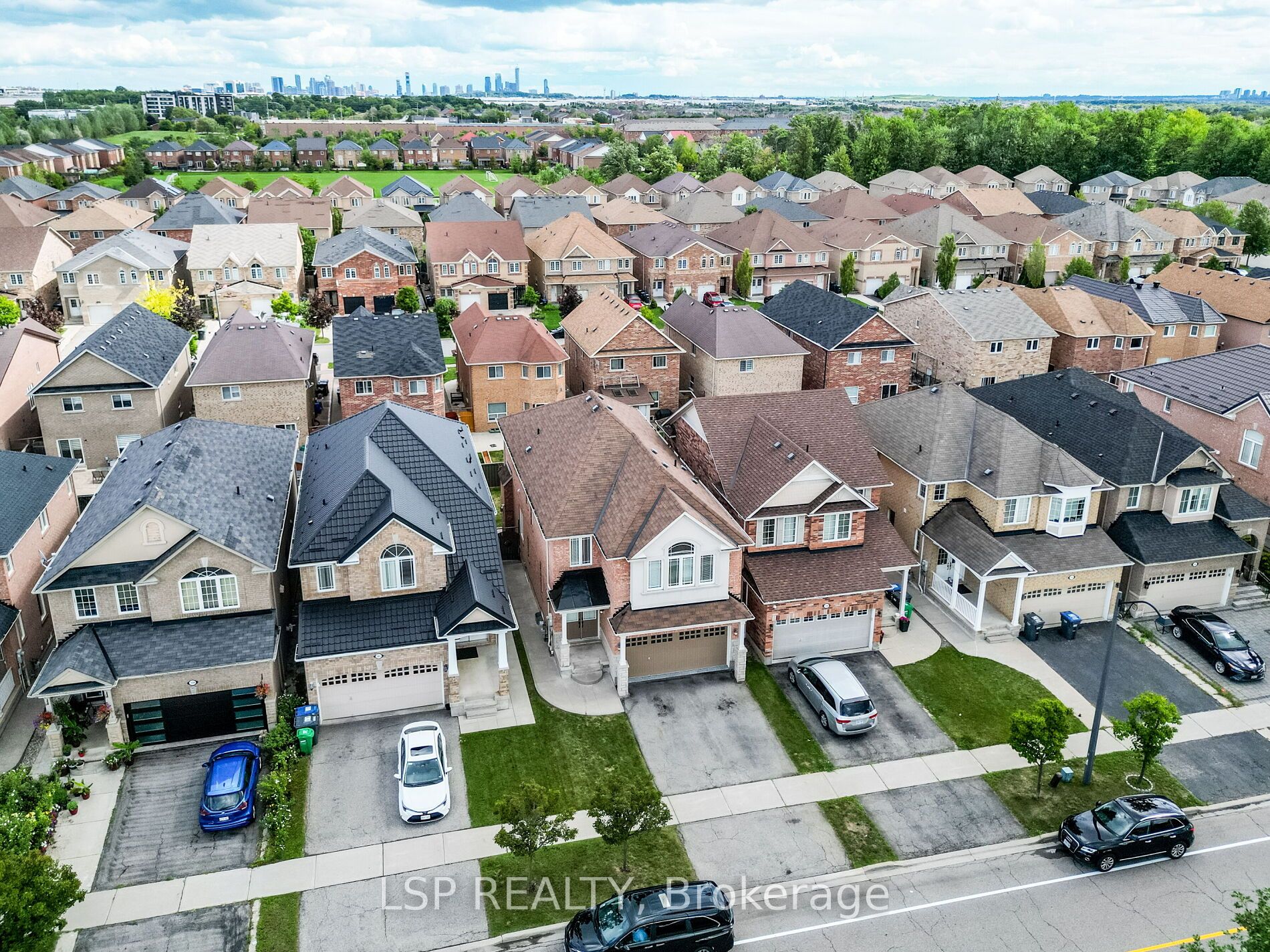 346 Panhellenic Drive, Mississauga, ON L5W 0B9 photo 3