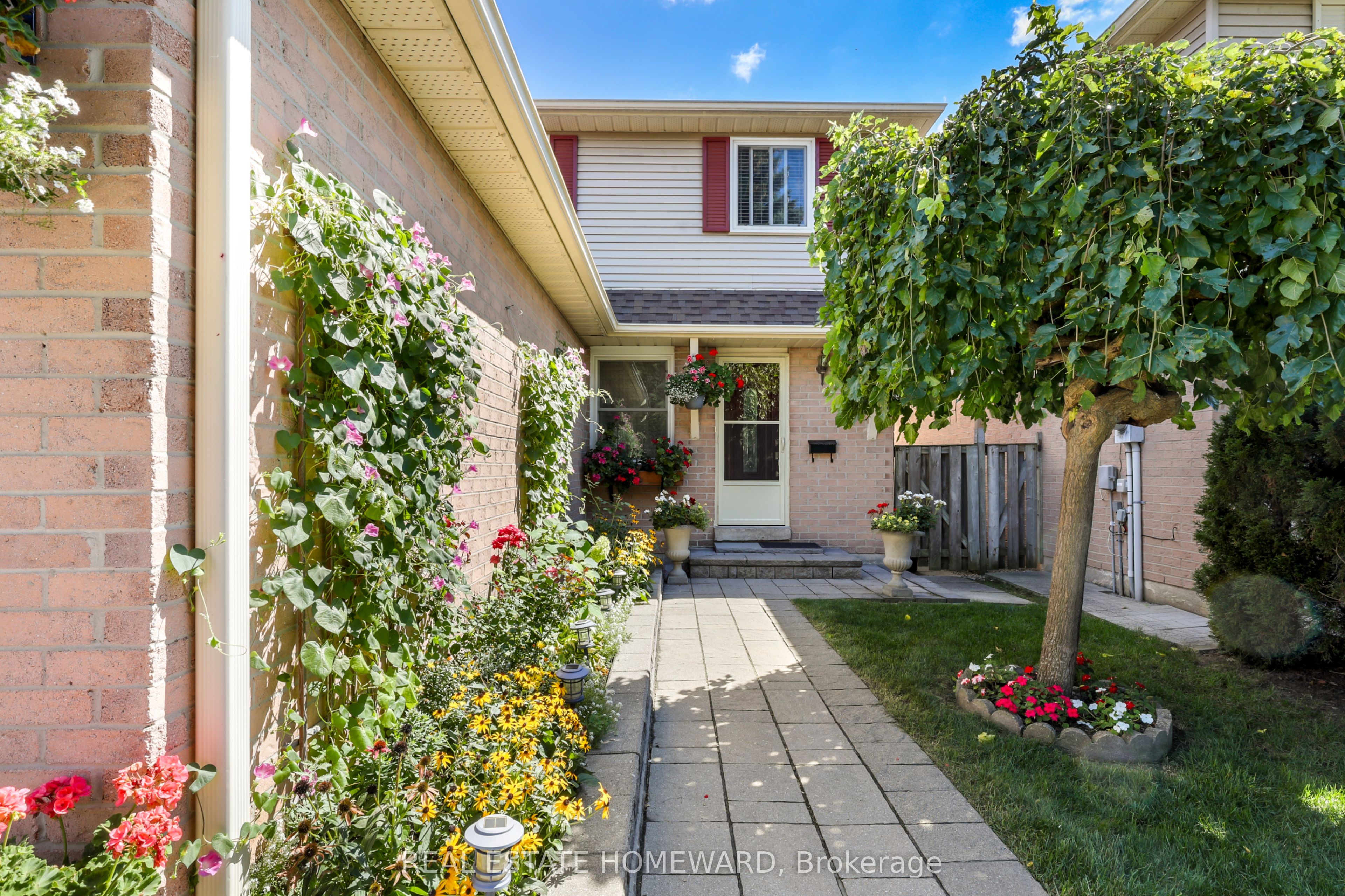 6399 Colebrook Crescent, Mississauga, ON L5N 3E3 photo 4