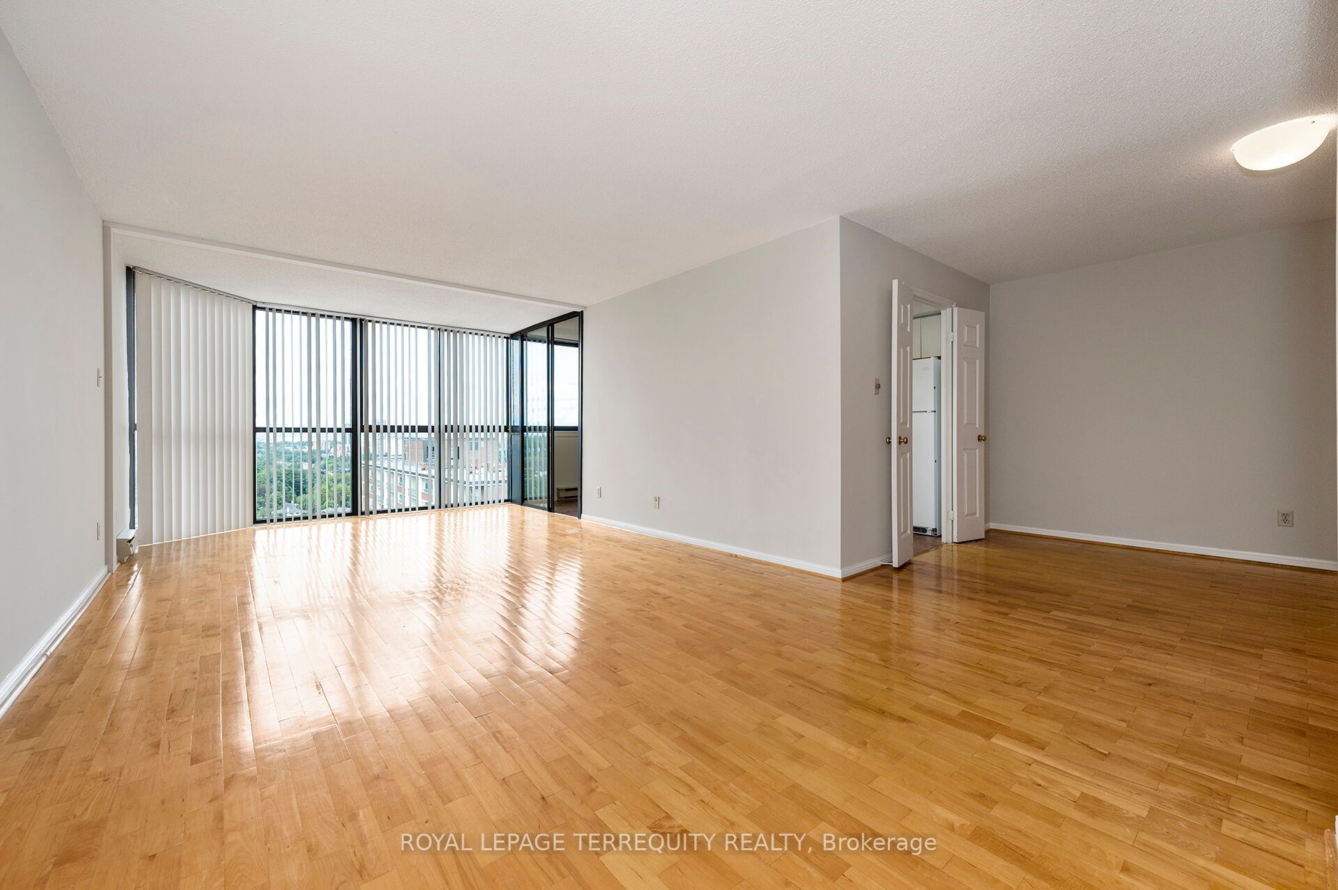 40 Richview Road 2002, Toronto, ON M9A 5C1 photo 5